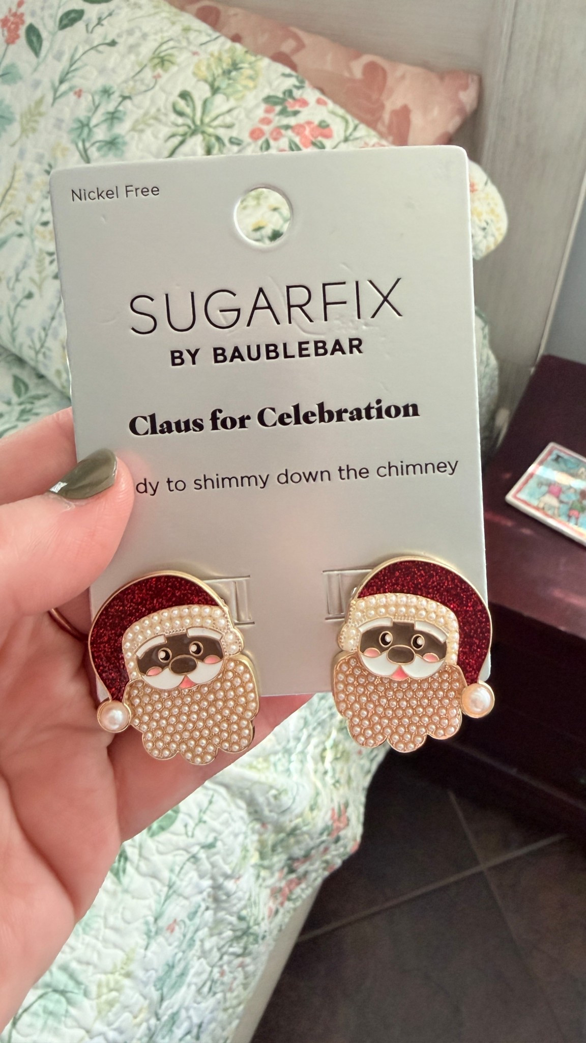 It’s officially Santa earring season! ❤️🎄
These Sugarfix by Baublebar earrings are the cutest way to add a little holiday sparkle!

#LTKFindsUnder50 #LTKSeasonal #LTKHoliday