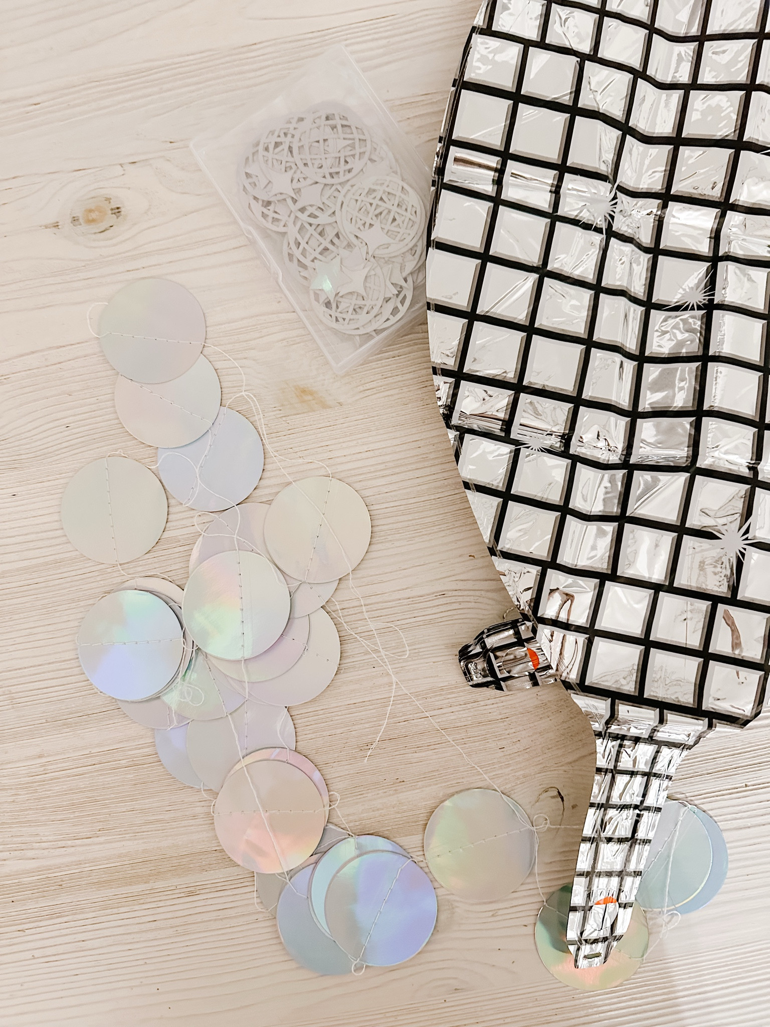 NYE decor 

#LTKpartywear #LTKcanada #LTKcasa