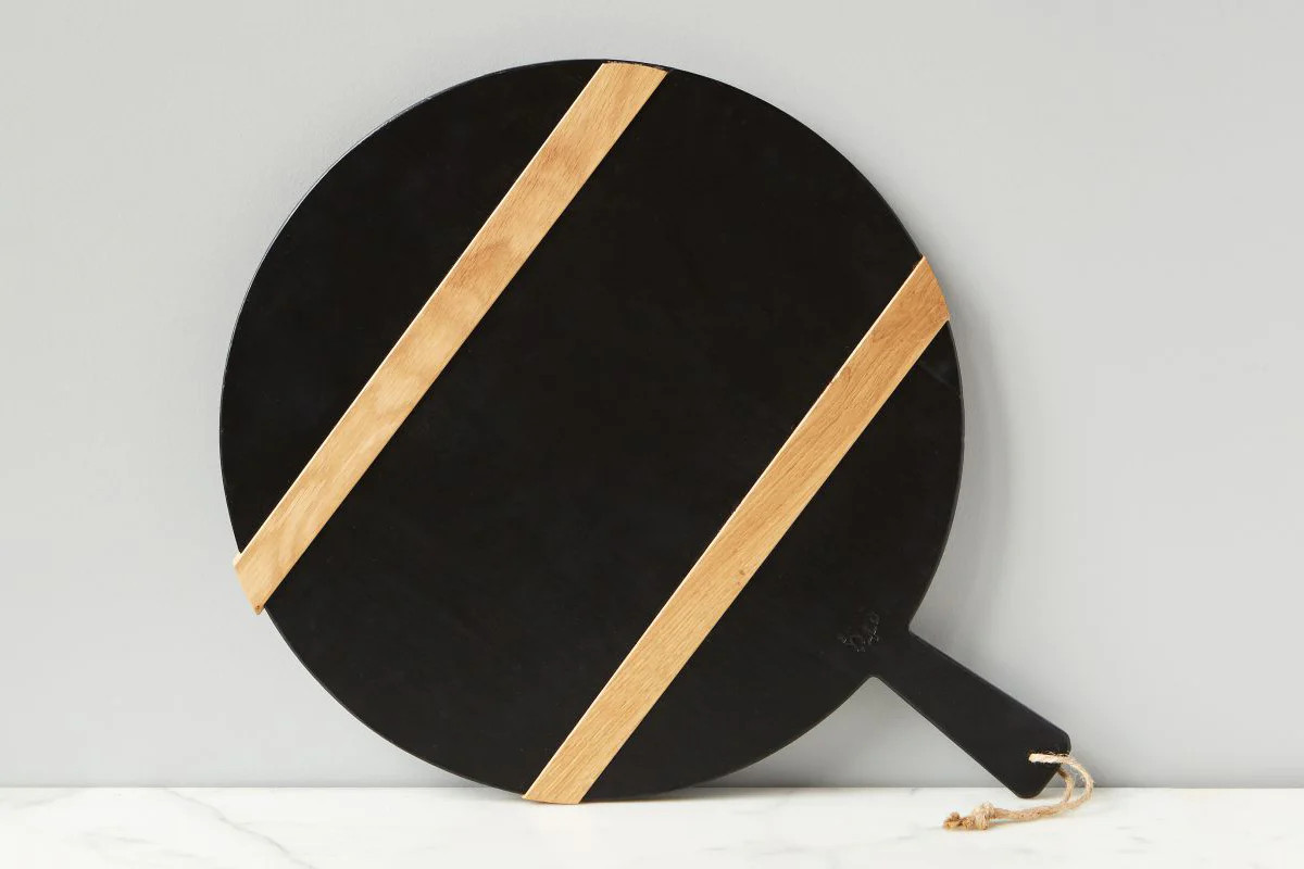 Black Round Mod Charcuterie Board, Medium | etúHOME