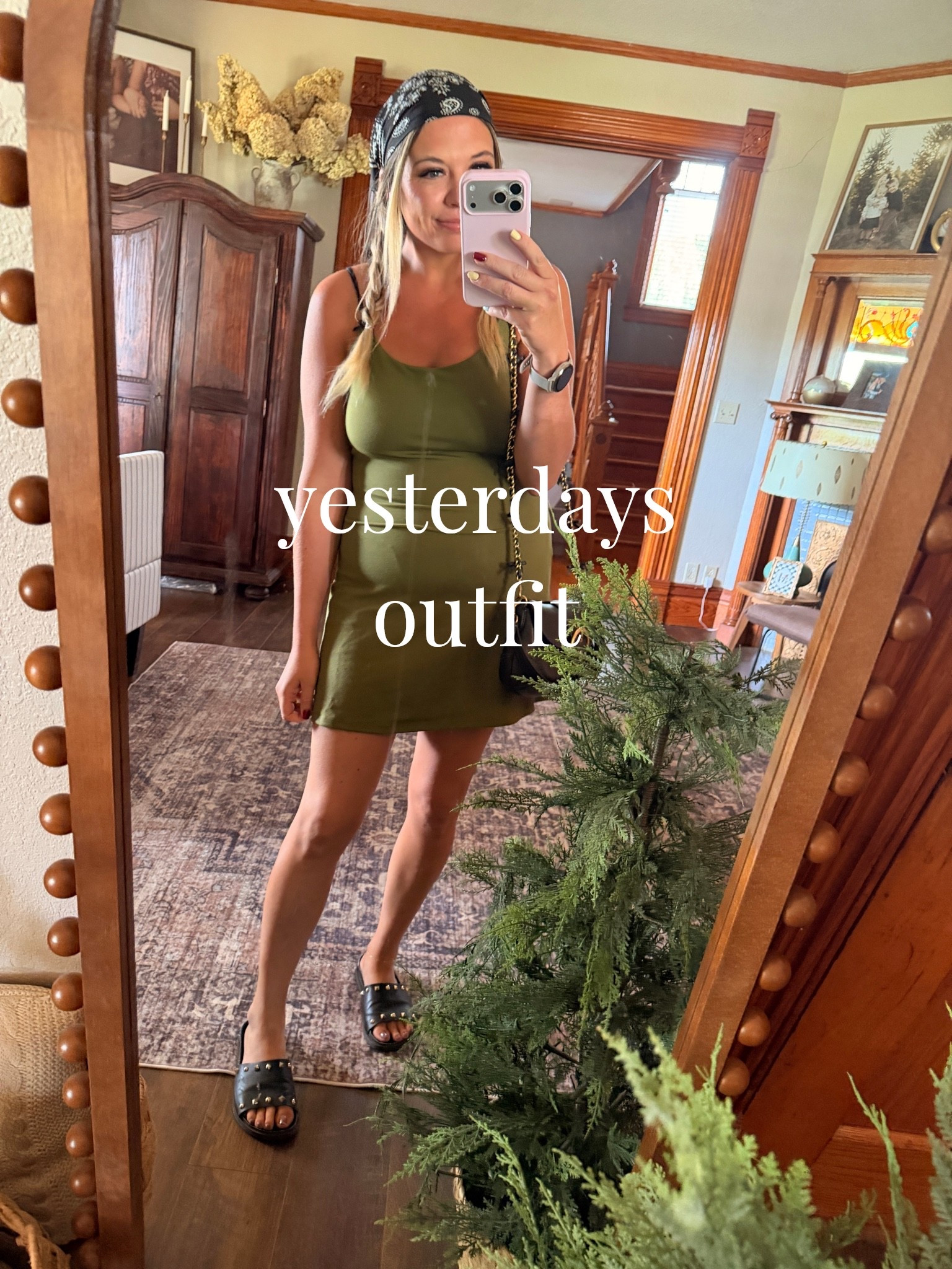 this dress is so comfy and has a built in bra — matched perfect with the Coach purse strap!