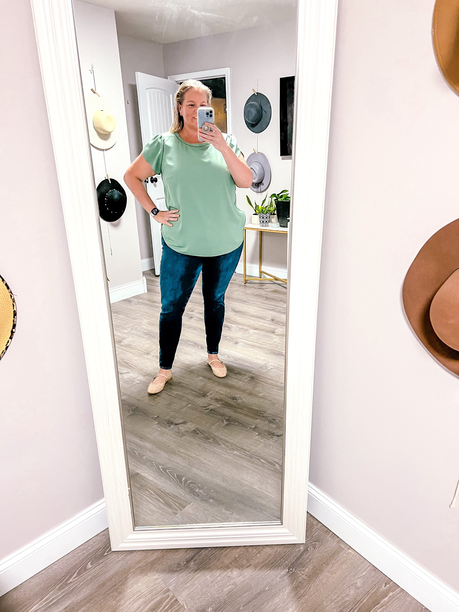 Curvy office outfit with these skinny jeans and fun spring colored blouse and ballet flats. 

Plus size work outfit 
Plus size office outfit 
Plus size outfit 
Work outfit 
Size 18
Size 20 

#LTKWorkwear #LTKPlusSize #LTKSeasonal