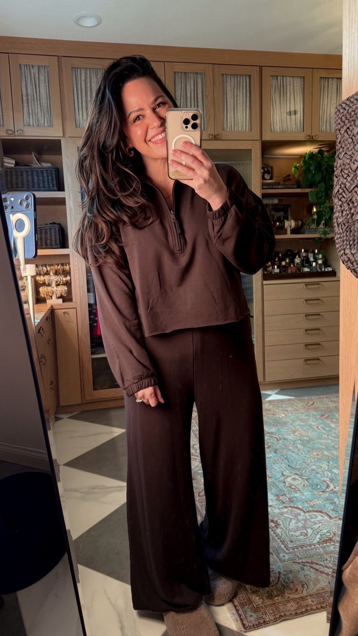 Obsessed with this chocolate set🤎 Cozy pajamas and loungewear on sale up to 50% off!

Wearing a medium in the quarter zip and a large in the pants.



#LTKootd #LTKSeasonal #LTKgrwm