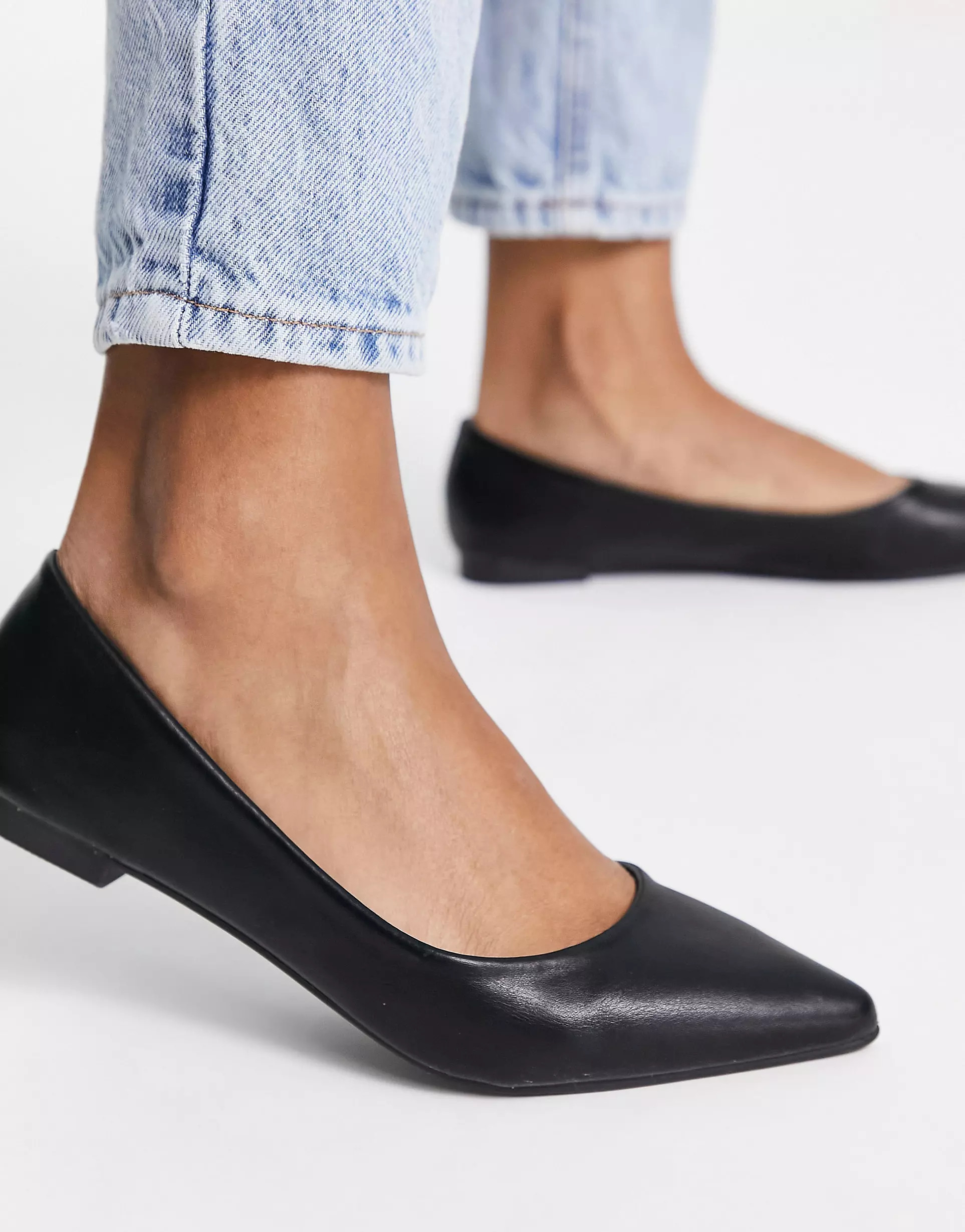 Truffle Collection pointed ballet flats in black | ASOS (Global)