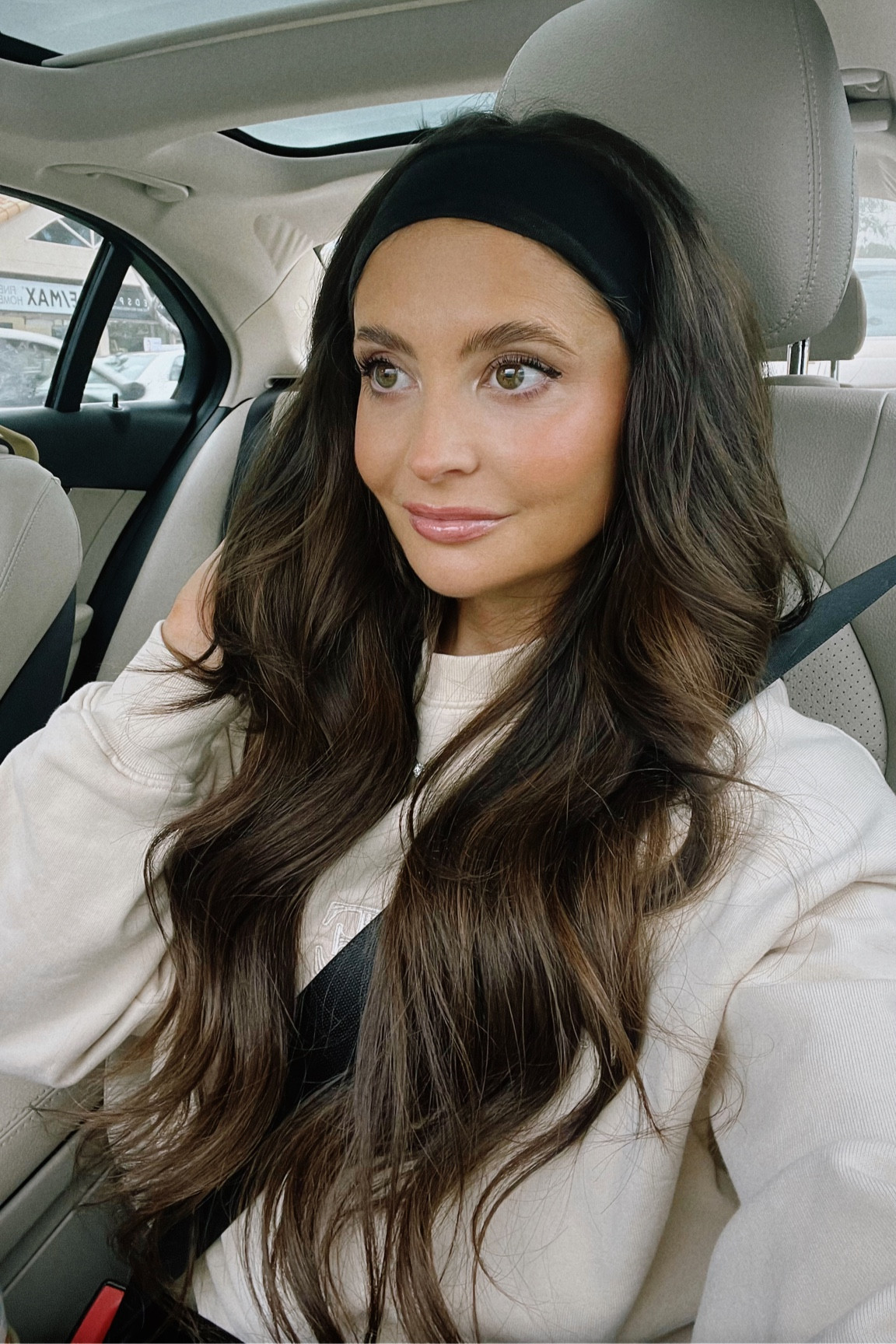 Get ready with me in the car doing my everyday 10 minute makeup routine! 

Affordable makeup | easy makeup | everyday makeup 

#LTKunder100 #LTKbeauty #LTKunder50