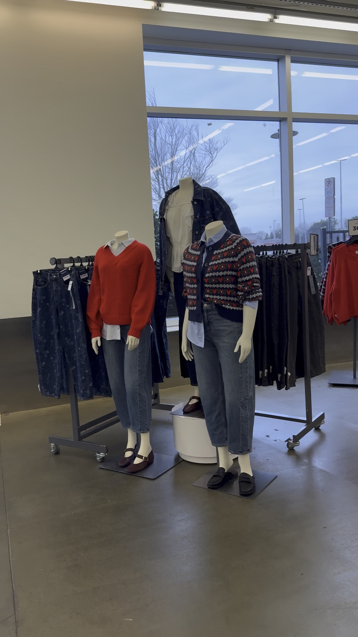 Valentine’s Day outfits from Old Navy  that make getting dressed feel fun 
From flirty dresses and soft knits to effortless looks you can wear day to night, these outfits are perfect for date night, Galentine’s plans, or just feeling cute for yourself. I linked all my favorite Valentine’s Day outfit picks for easy shopping.

#ValentinesDayOutfits #ValentinesStyle #OutfitInspo #LTKStyle #LTKFinds #ShoppingWithPriiincesss #AtlantaCreator #AtlantaBlogger #EverydayChic #ValentinesVibes

#LTKgrwm #LTKSaleAlert #LTKValentine