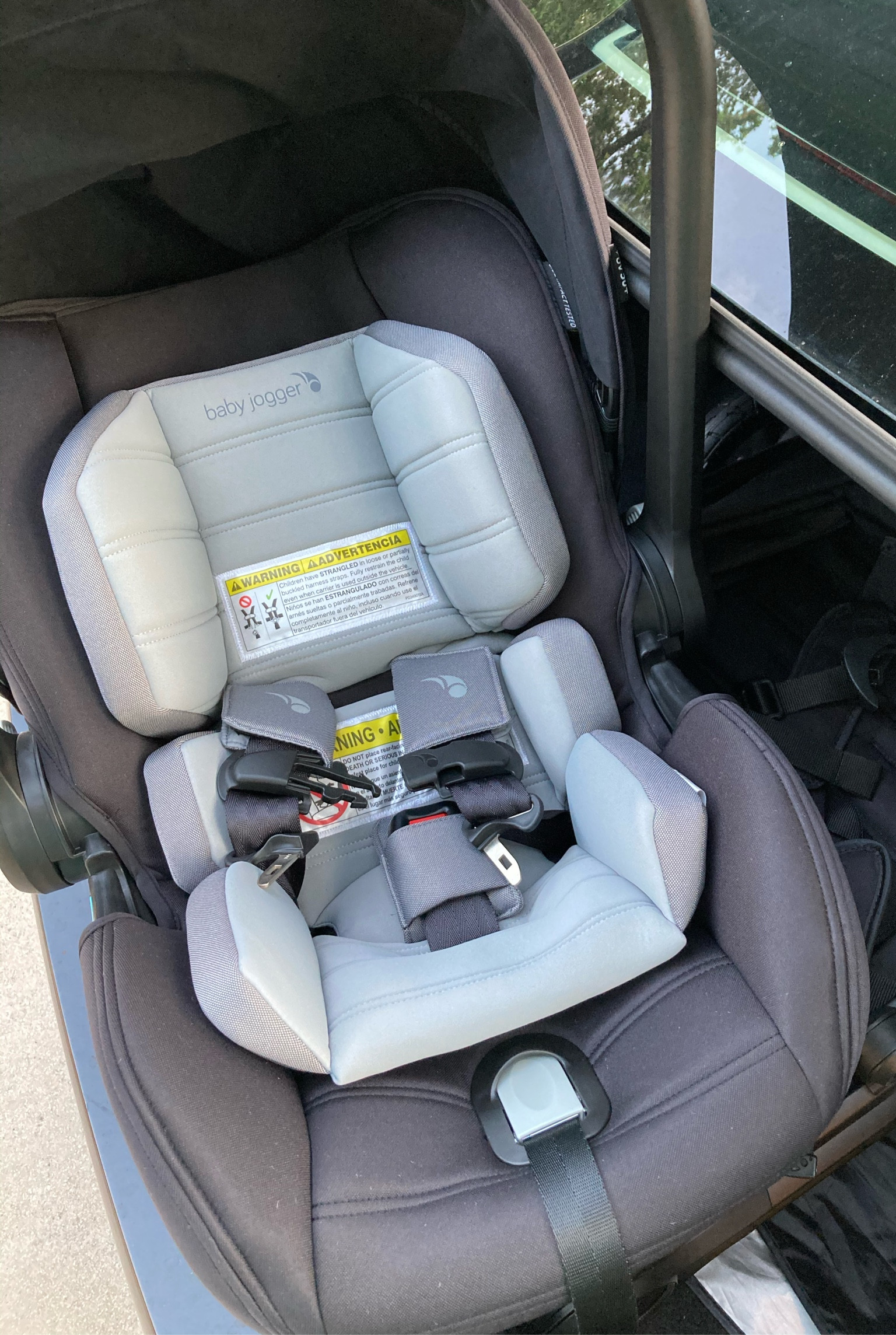 Babyjogger Infant carseat. Best overall, flame-retardant chemical free, fits up to 35 lbs