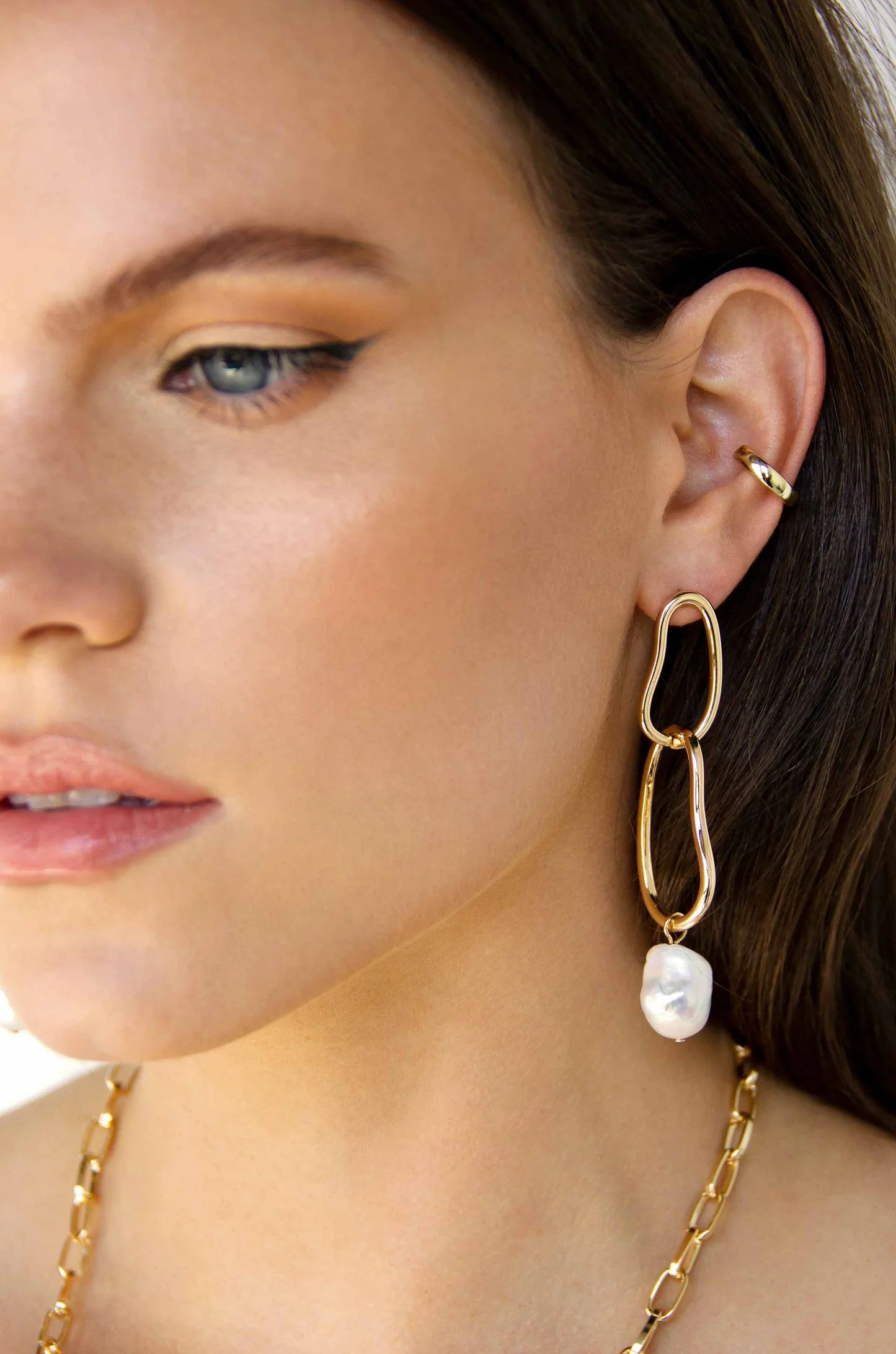 Mara Dangle Pearl 18k Gold Plated Earrings | Ettika