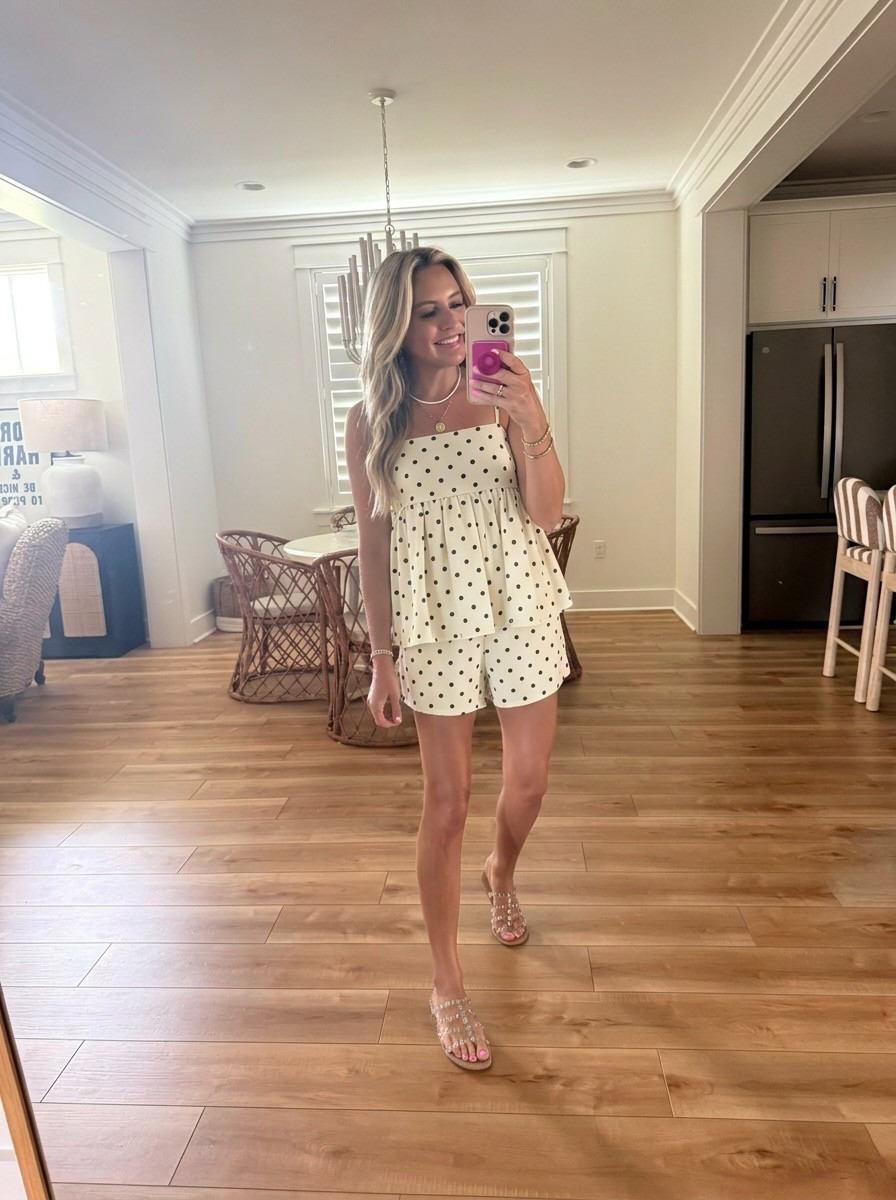 Polka dots and matching sets—two of my favorite things in one adorable summer outfit 🤍
 

 