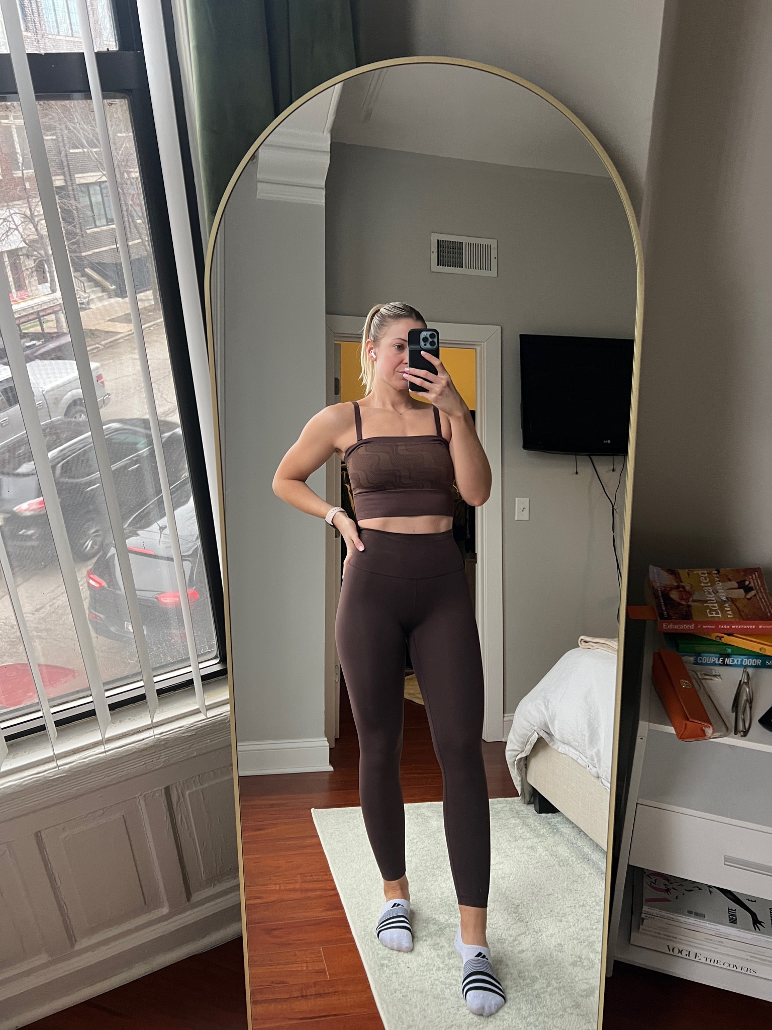 Gym fit of the day 🤎

Love these new leggings in the color espresso. Wearing size 4. 

#LTKfitness #LTKfindsunder100