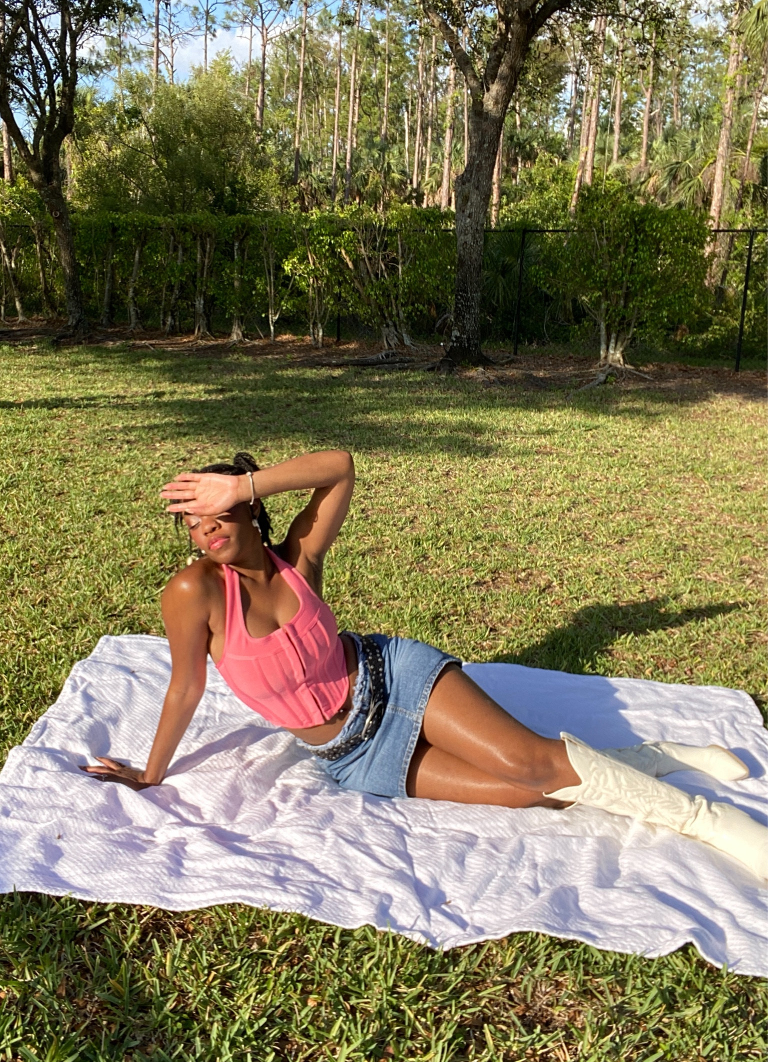 Festival Inspired Look- Barbie Pink Corset, Jean Mini Skirt & White Cowboy Boots

Festival Inspired Look, festival outfit, Coachella outfit, stagecoach outfit, corset, miniature skirt, cowboy boots, spring outfit, Barbie outfit, Taylor swift concert 

#LTKFestival #LTKstyletip #LTKFind