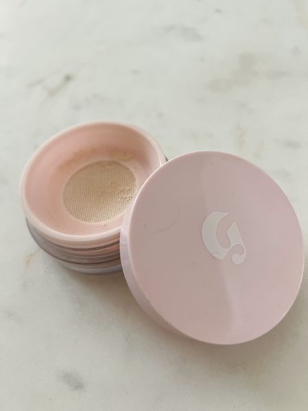 Glossier setting powder/wowder.  Translucent. Lots of shade options. Great for mature skin. 

#LTKbeauty #LTKunder50 #LTKFind