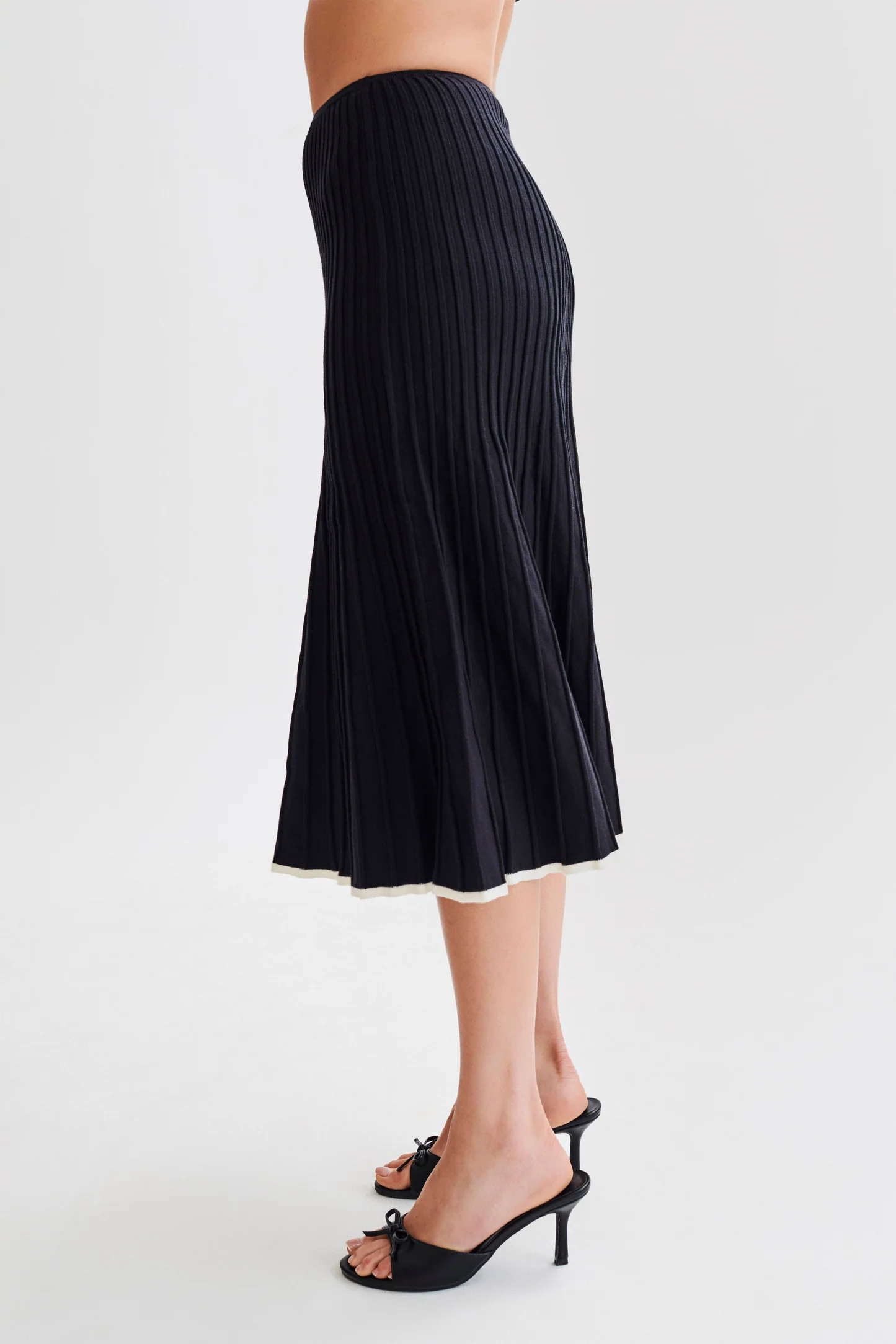 Jolene Contrast Rib Knit Midi Skirt - Black | Meshki (APAC)