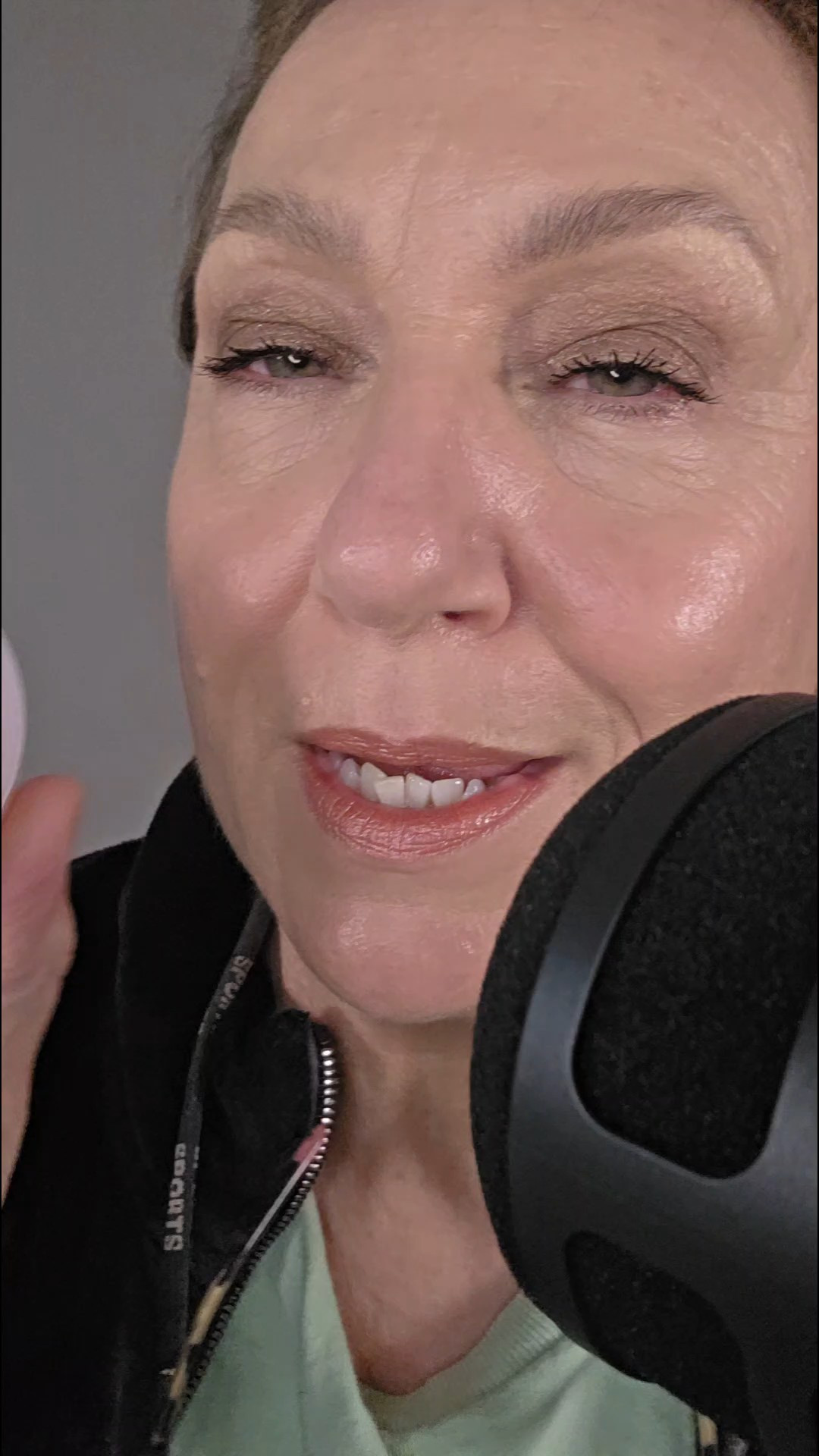 In this video, I’m showing how I set my makeup using the L’Oréal Blur-Fection Setting Powder — it blurs fine lines, softens texture, and keeps shine away without looking heavy.What I’m wearing:Foundation: PrimeSkin CC+ Cream in MediumBrows: iMethod 4D Brow Pen in Grey (06)Lip Liner: L’Oréal Toffee To BeLipstick: L’Oréal Peach FuzzMascara: L’Oréal Paris Big DealShop everything directly in this post 🤍#Over50Beauty #MakeupForMatureSkin #Loreal #SettingPowder #BlurringPowder #MakeupTips #CamilleCowher #MakeupForMatureWomen #MatureMakeup

#LTKBeauty