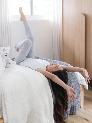 Plush Chenille Knit™ Throw | Little Giraffe