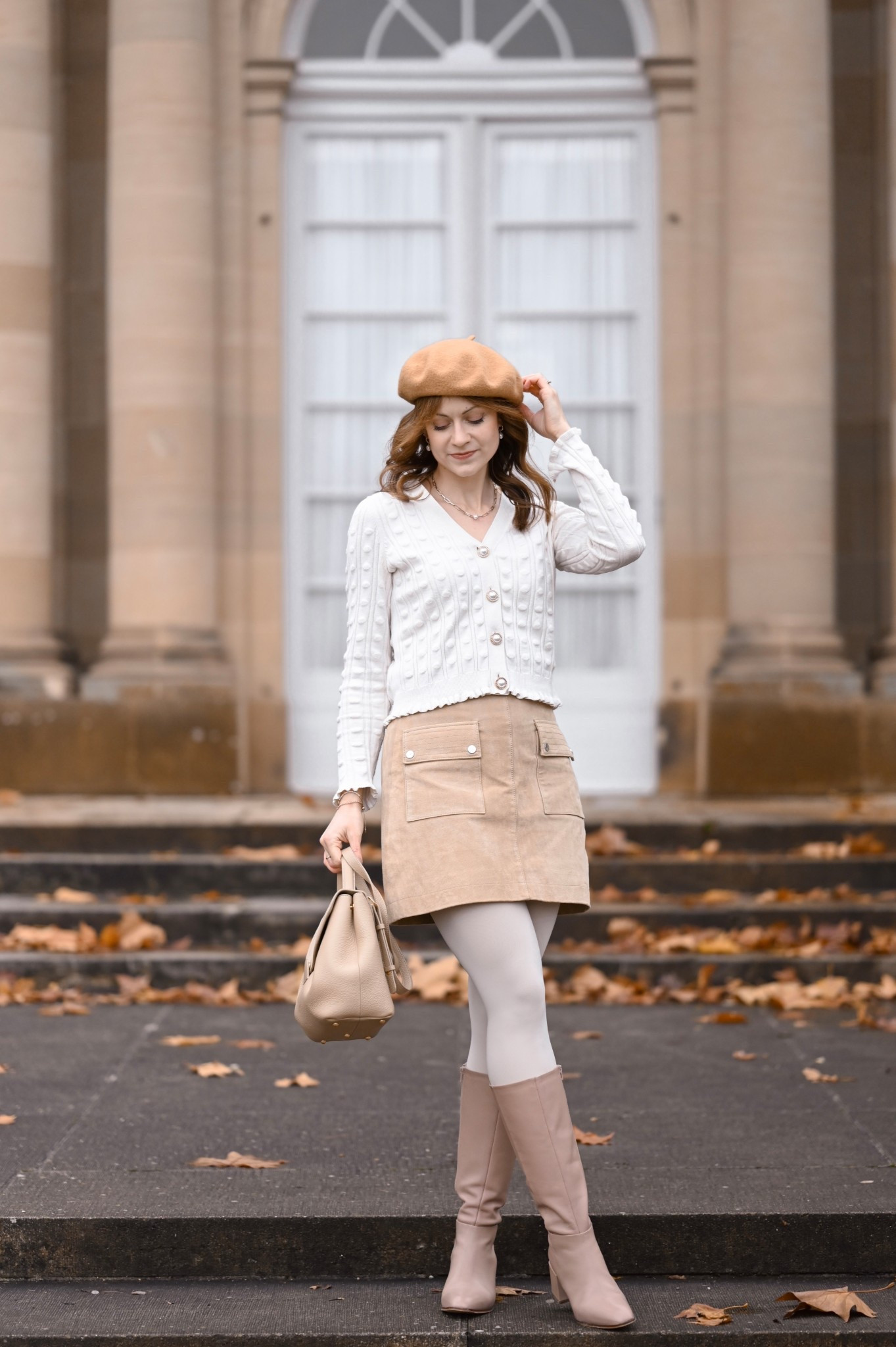 12 autumn outfits 🍁🎀 | Look 12

Tan beret – H&M
White cable knit cardigan – & other stories
Beige suede mini skirt – Mango
Off white tights – Calzedonia
Beige knee high boots – preloved
Beige top handle handbag with suede detail – Polene Paris 

If any of these aren’t current or available, I’ve linked alternatives. 🤍

#LTKeurope #LTKautumn #LTKFashionMonth