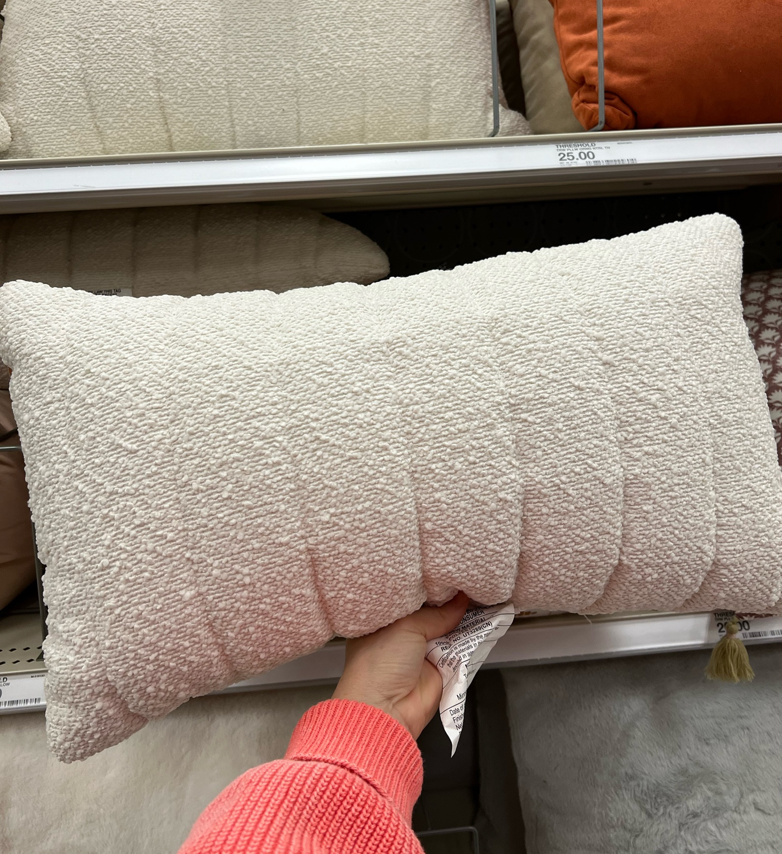This channeled boucle lumbar pillow is 👌🏻


Pillow, throw pillow, neutral decor, home decor, Target, Target home finds 

#LTKHome #LTKFindsUnder50