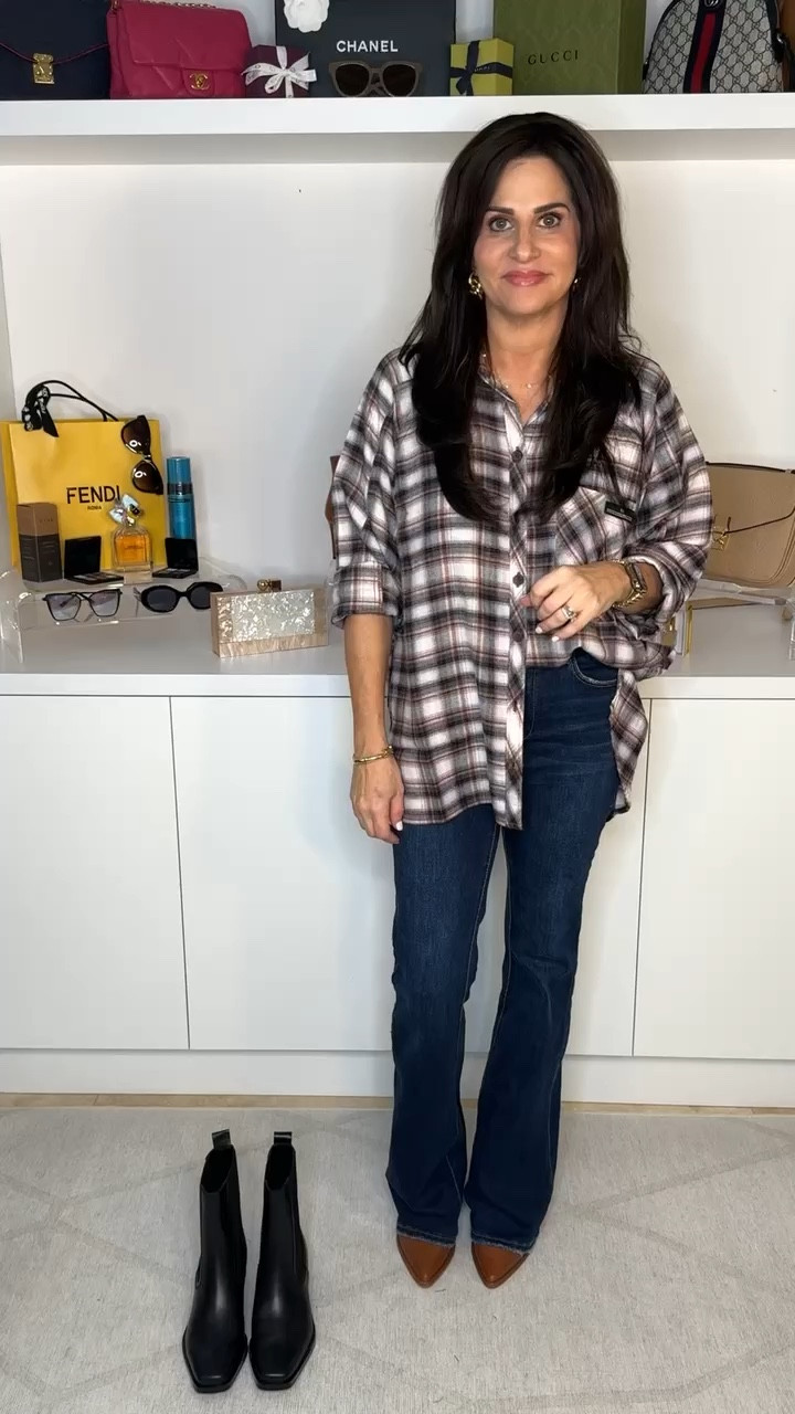 Top sm , jeans 25 , booties TTS

#LTKOver40 #LTKxNSale #LTKVideo