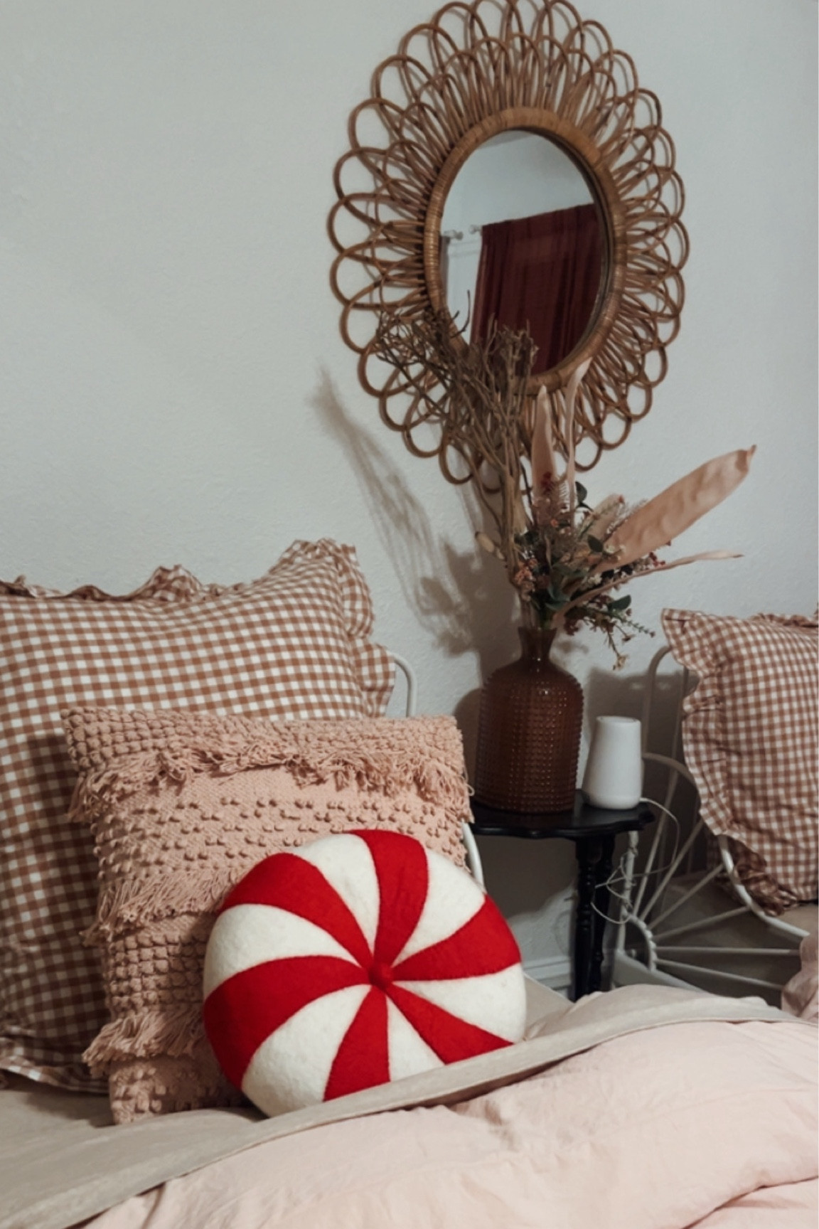 slowly getting into the Christmas spirit 🍭