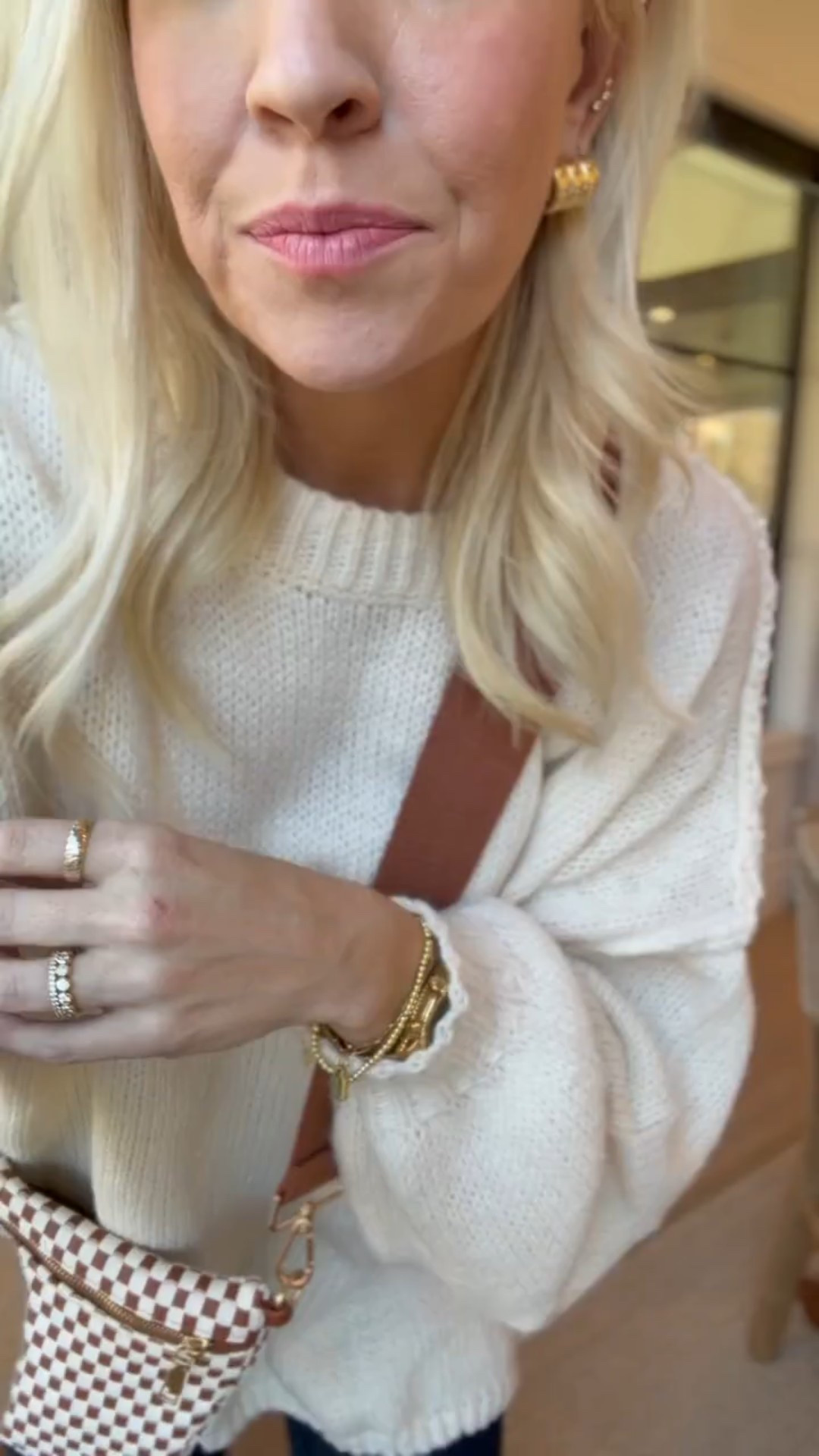 This bag is the perfect gift for any girl this holiday season! It comes in a ton of different colors, is affordable, and you can fill it with stuff too! 



#LTKFindsUnder50 #LTKFindsUnder100 #LTKStyleTip