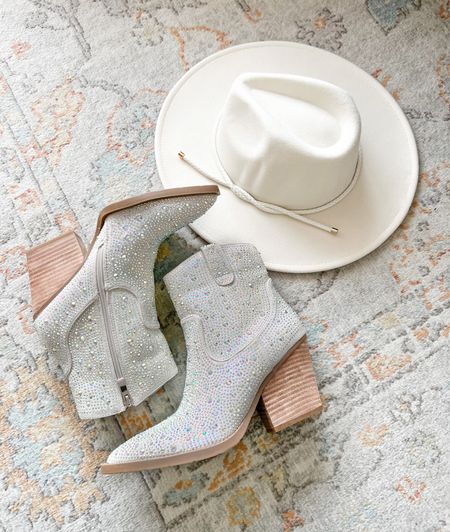 Western boots, cowgirl boots, cowboy boots, boots, booties, white hat, forever 21, fedora 

#LTKunder100 #LTKCon #LTKshoecrush