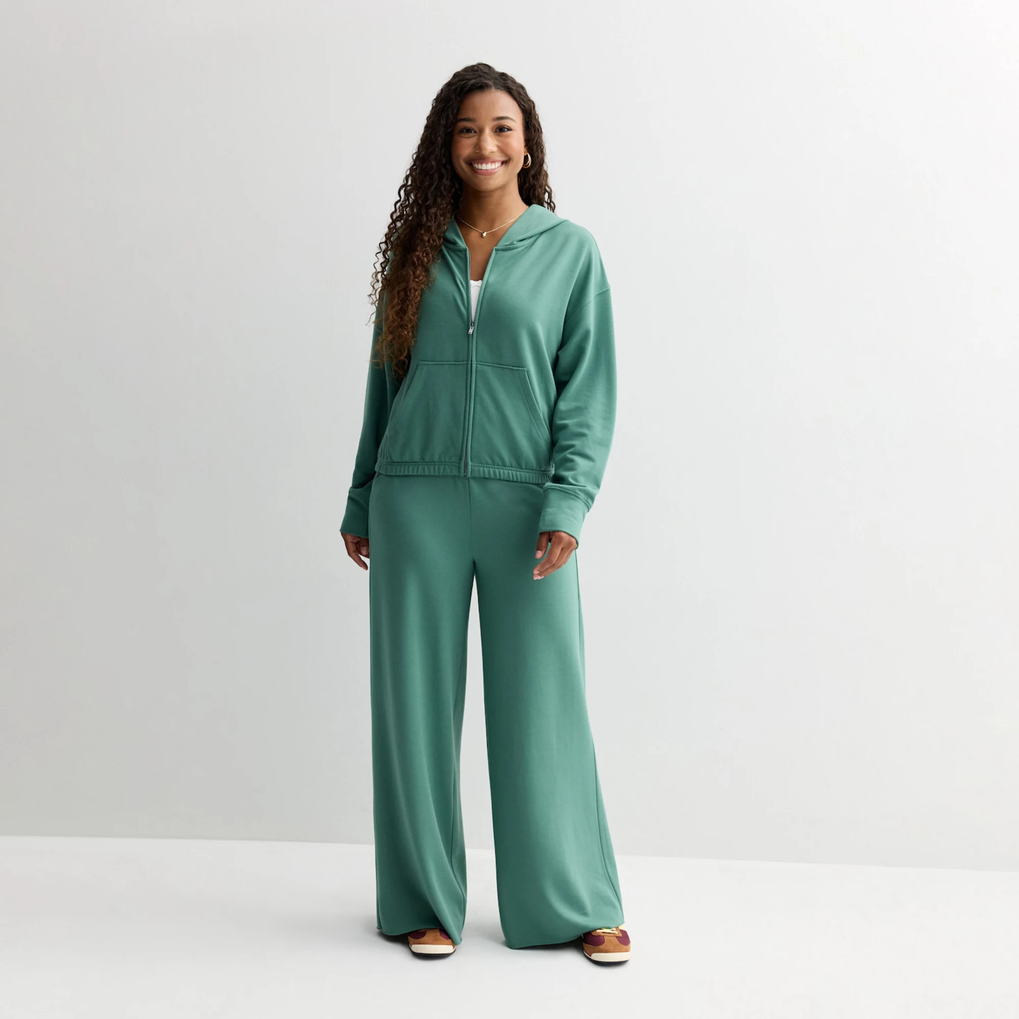 Juniors' SO® Bouncy Fleece Wide Leg Pants & Hoodie Matching Set | Kohl's