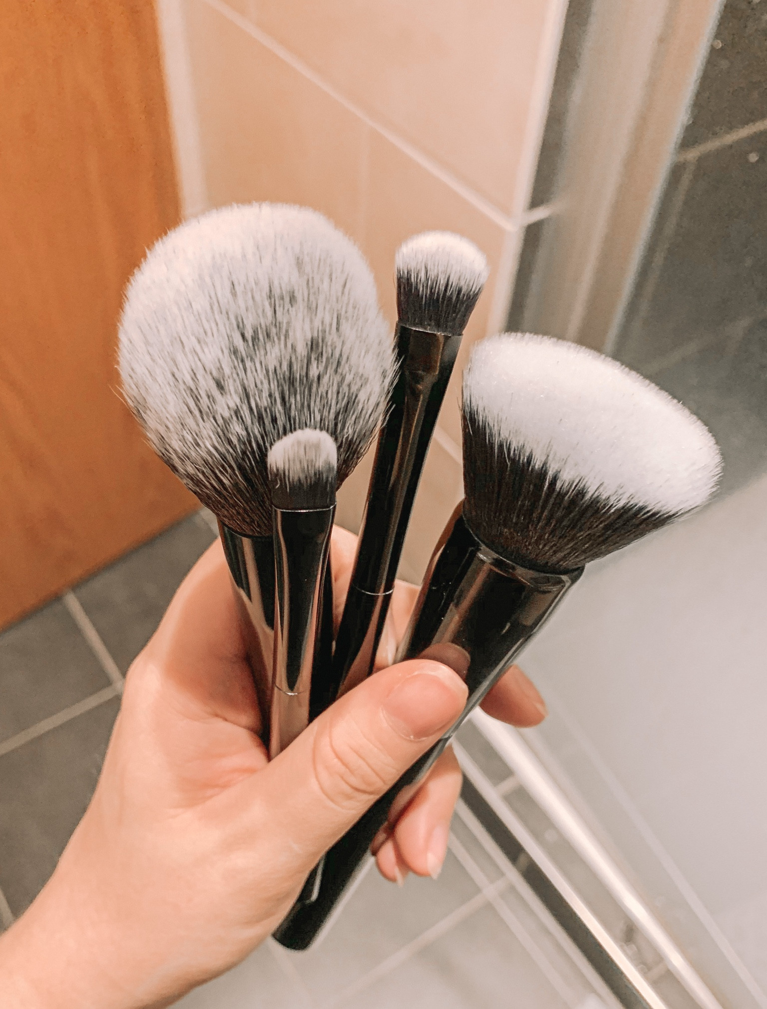 The best makeup brushes! Crunchi cosmetics, makeup artist, mua, vegan bristles, foundation flat top brush, bronzer, concealer, all over blender brush.

High quality, low waste.

#LTKItBag #LTKFindsUnder50 #LTKBeauty