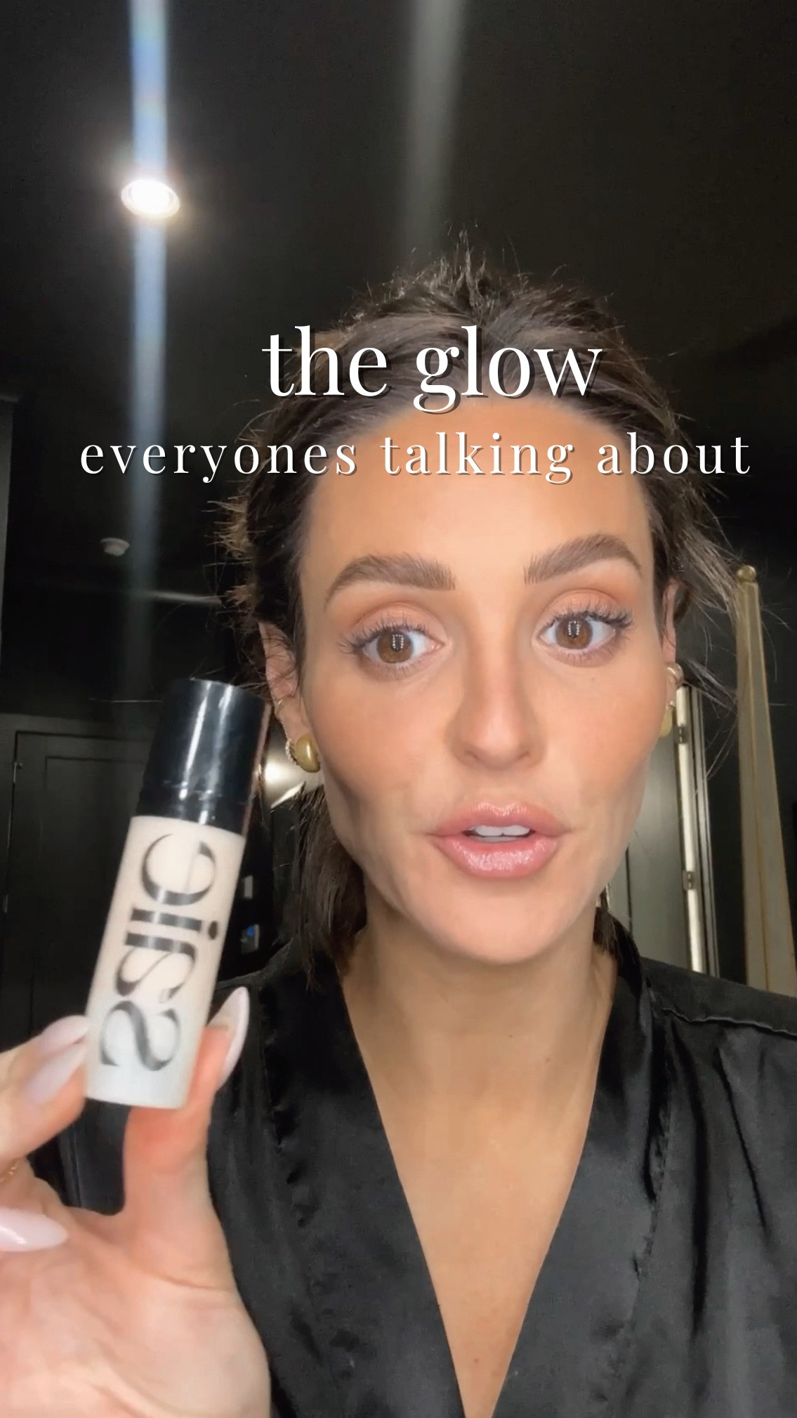 If your glow doesn’t hit like this… you need this bottle.
I’ve been obsessed with the Saie Glowy Super Gel in Sun Glow—it gives that lit-from-within, bronzy skin without feeling greasy or glittery. I use it under foundation, mixed in, or dabbed on top for that juicy, golden-hour finish.

No makeup? Still glowing.
Full glam? Still glowing.

This one’s coming with me everywhere this summer.

#saiebeauty #glowyskin #sunskissedglow #ltkbeauty #glassskinvibes 


#LTKFindsUnder100 #LTKStyleTip #LTKBeauty