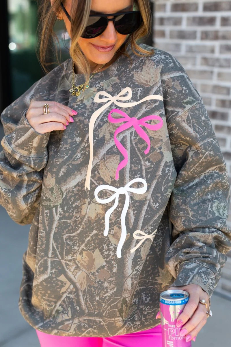 PUFF ‘Bold Bow’ Camo Hideaway Crewneck | United Monograms