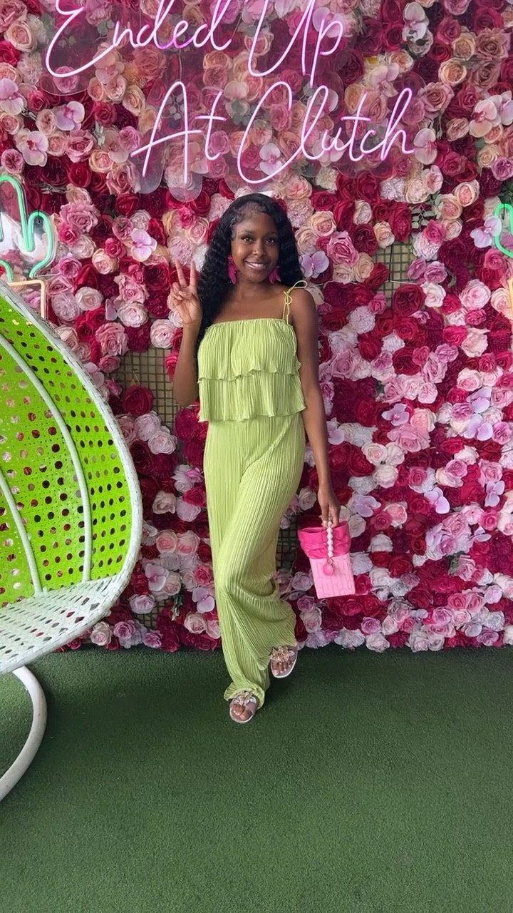 Looking for a Chic but comfortable set? This is the one! 😍

You can dress this set up with cute mule heels or down with some sandals 👡 


#LTKStyleTip #LTKBeauty