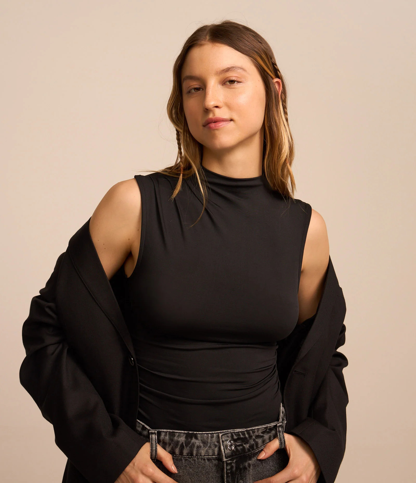 Blusa sem Manga em Jersey com Drapeados Laterais Preto - Lojas Renner | Renner (BR)