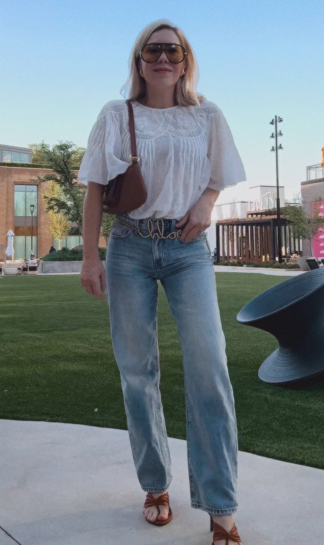 These are my favorite barrel jeans 
Jeans
White top
Lace top


#LTKSeasonal #LTKdayinmylife