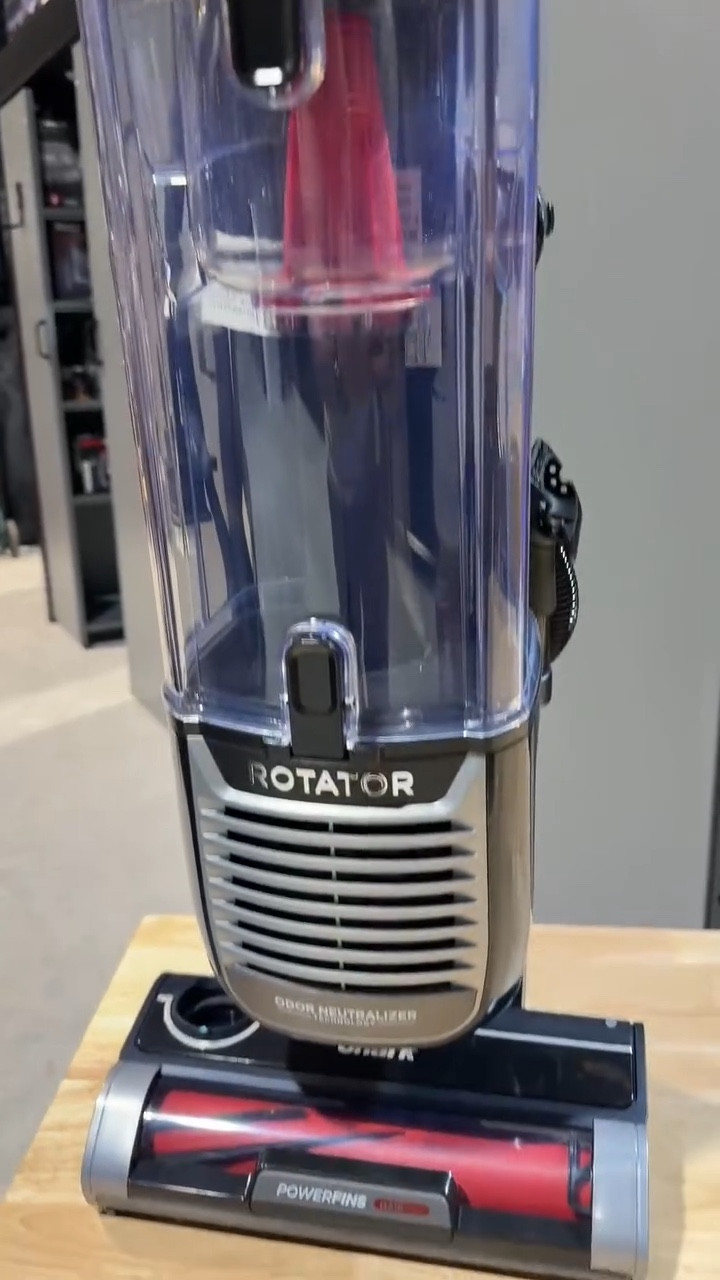 Comment "shop" and i'll send you the details!  Shark Rotator Pet vacuum #tiktokshopcreatorpicks #tiktokshopblackfriday #tiktokshopholidayhaul #tiktokshopcybermonday #petsoftiktok