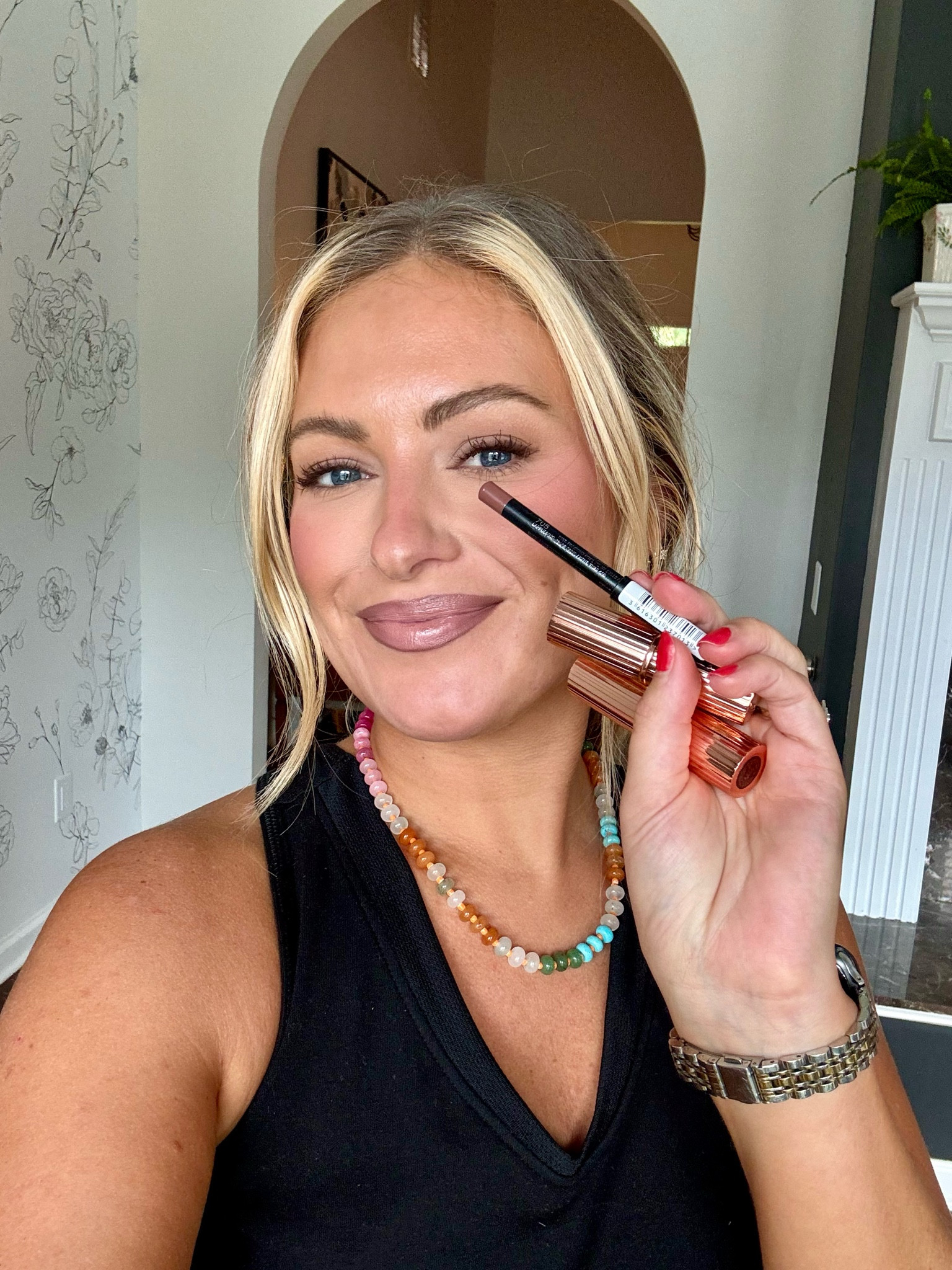 Such a pretty nude lip combo! 