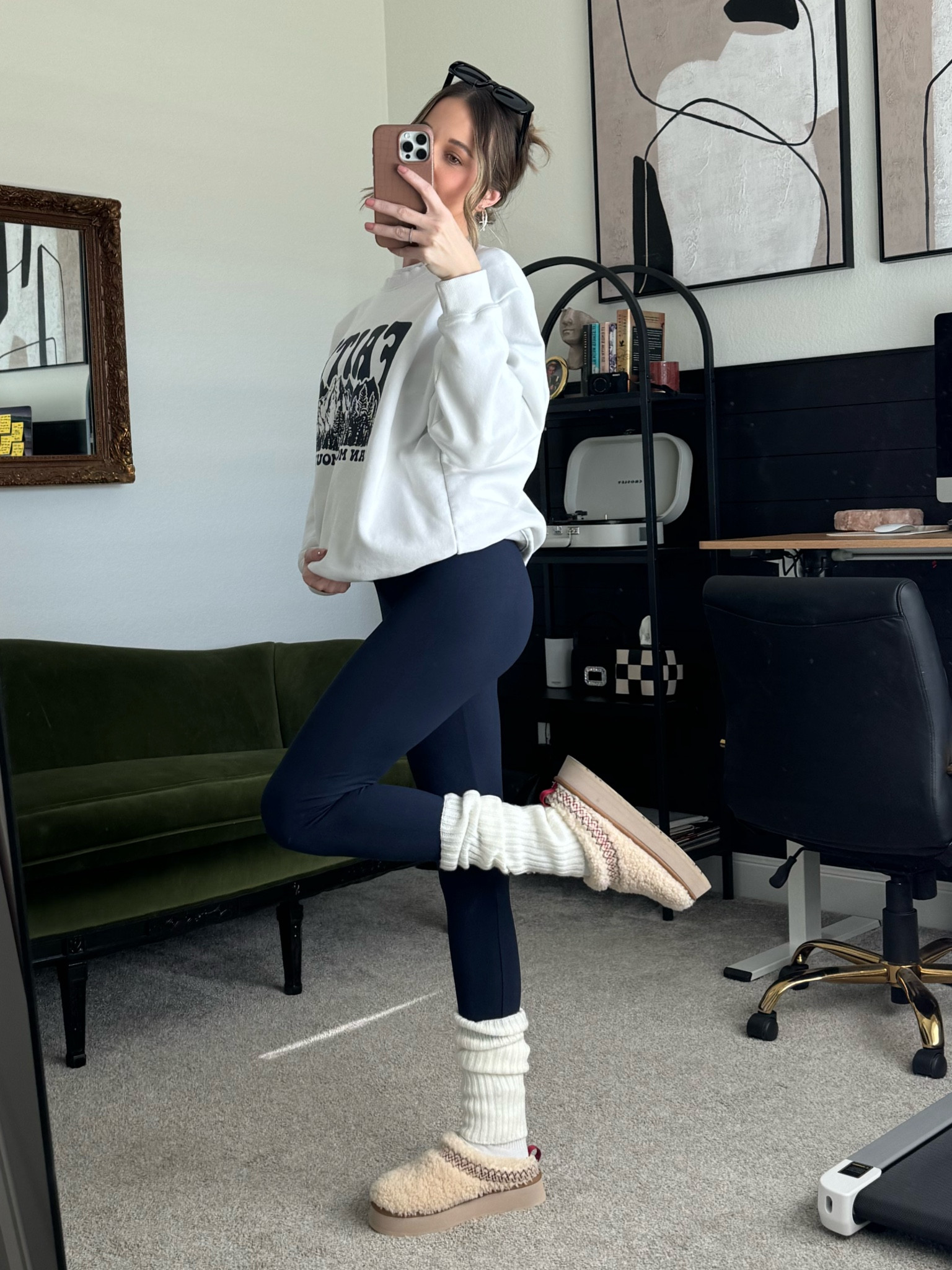 Fleece lined navy leggings under $17!! 👌🏼🫐🦋🩵✨

#LTKMostLoved #LTKstyletip