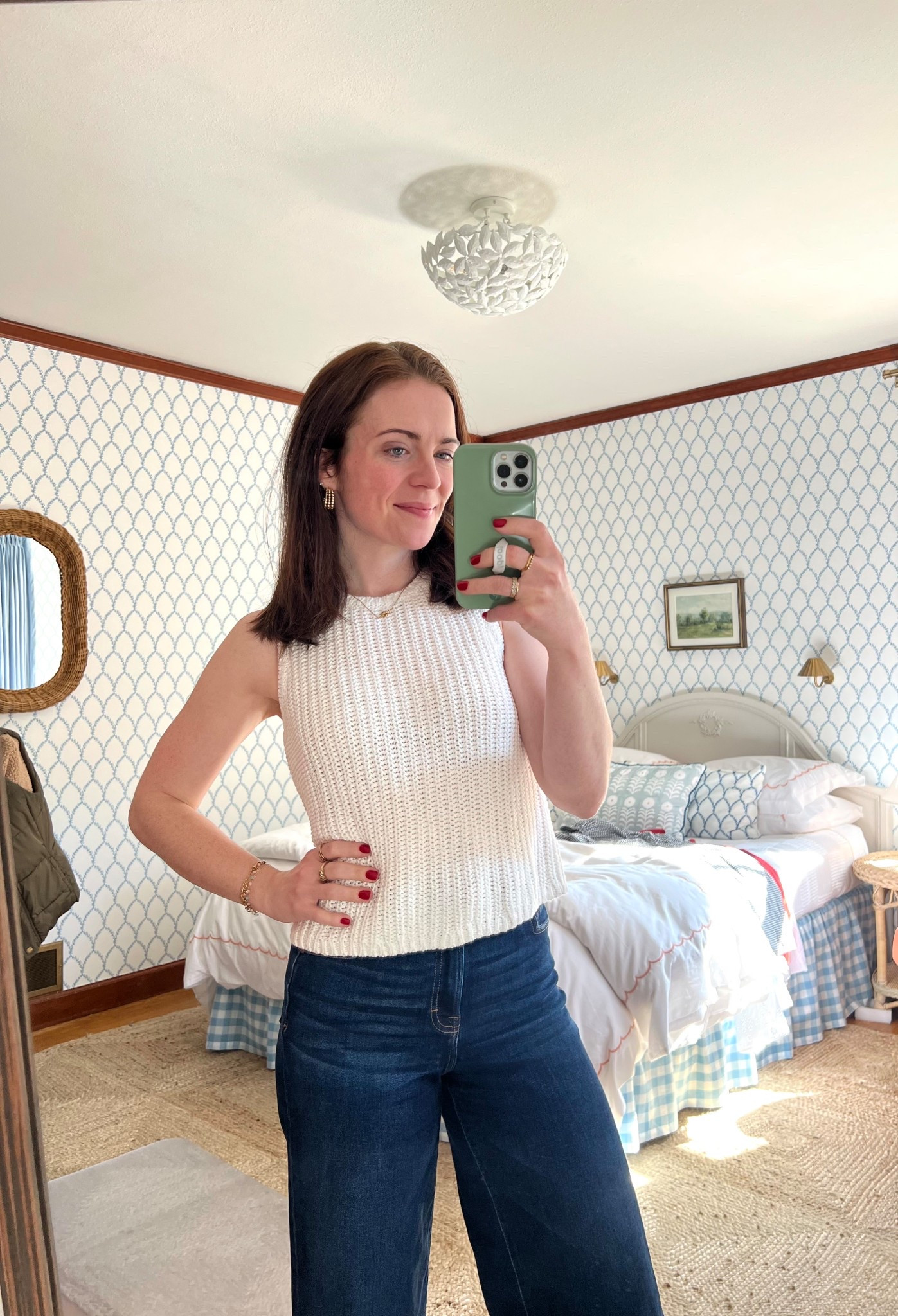 Cute lightweight chunky sweater shell for summer! Wear to work, or cute with shorts!