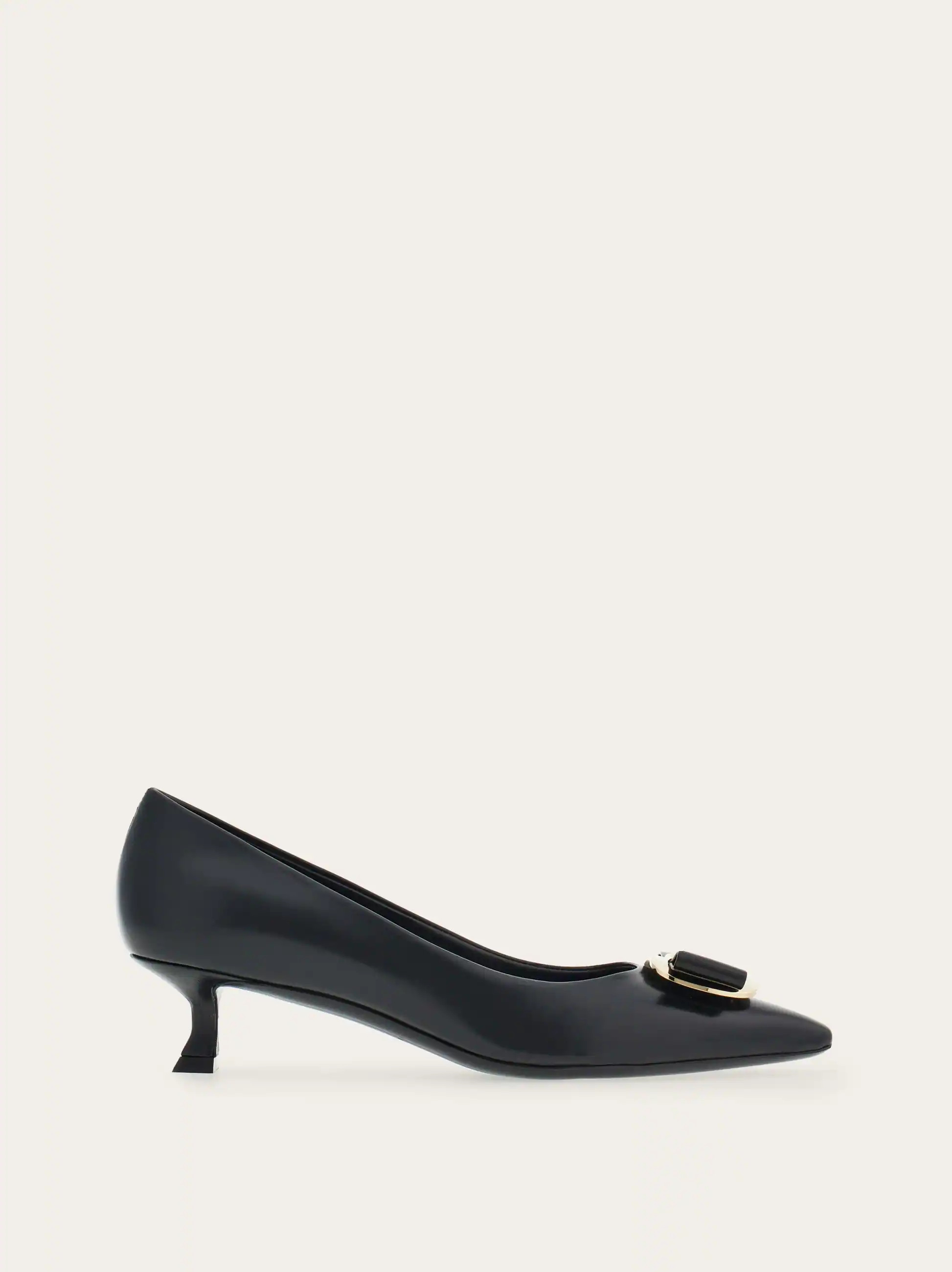 Ferragamo Women New Vara plate low heel pump Black Size 7.5 | Ferragamo