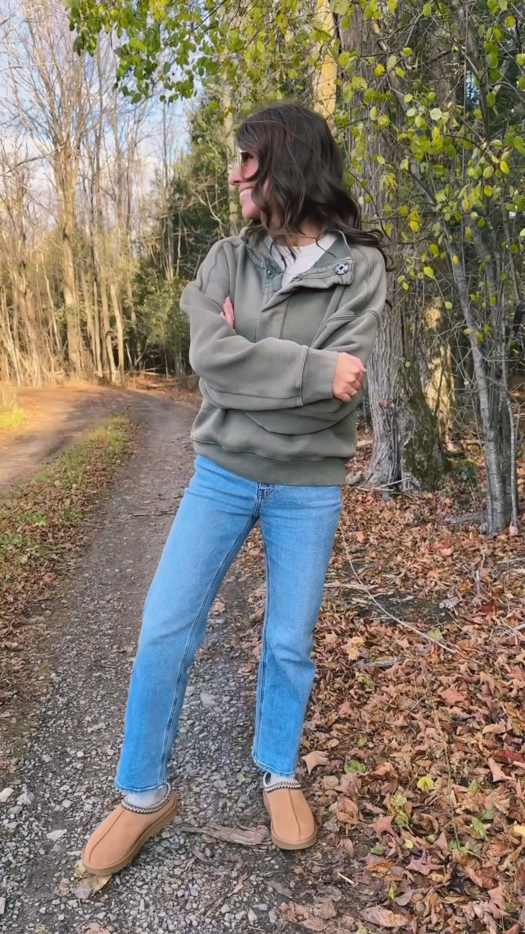 Cozy fall outfit!🍂🙌🏽

Wearing size xs in my sweatshirt (has an oversized fit!), small in my tee, 24 in the 26” inseam in my jeans and my true size 6 in my ugg Tasmans. 

#LTKSeasonal #LTKPetite #LTKootd