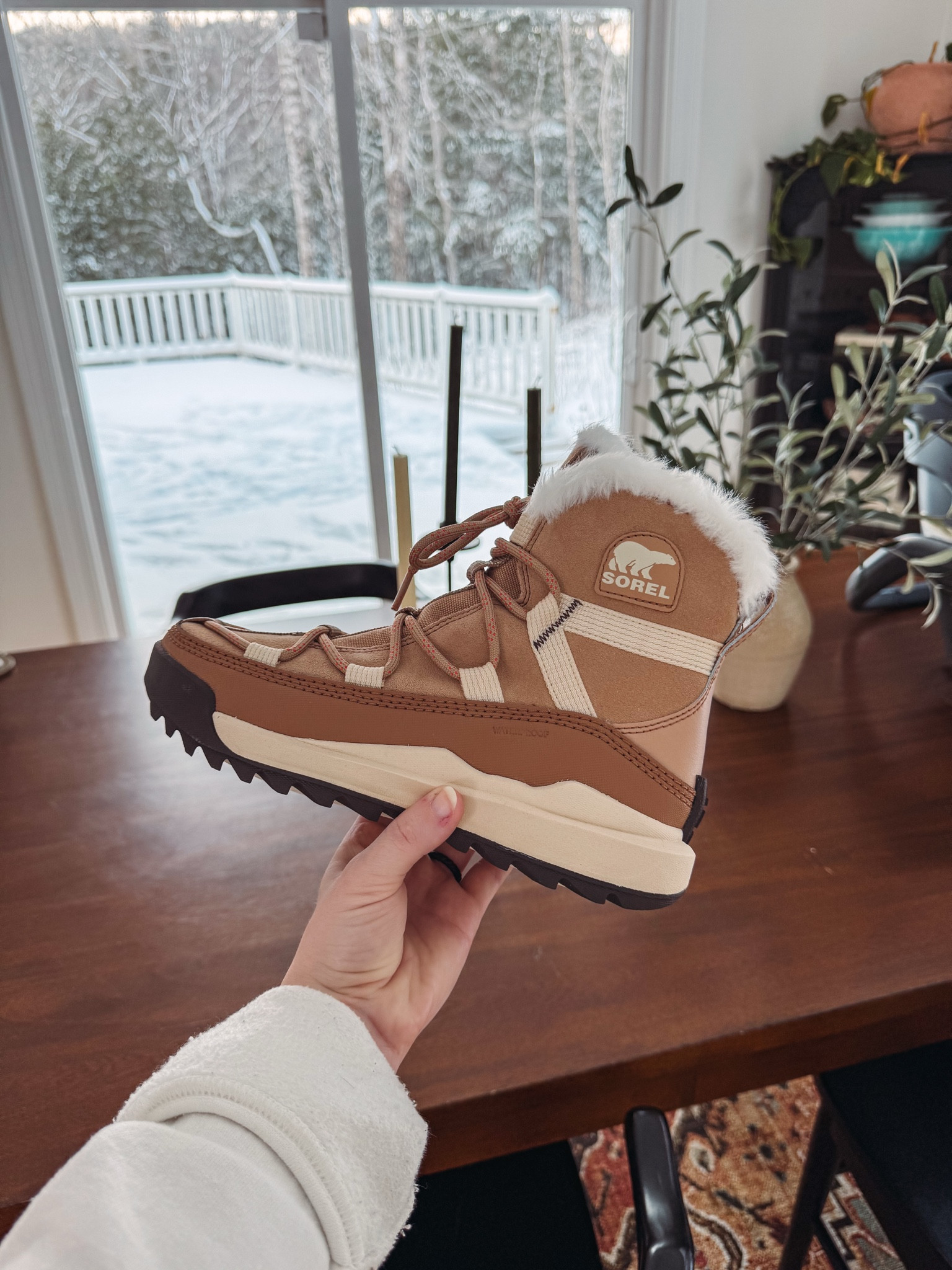 Snow boots on major sale! 

#LTKSeasonal #LTKSaleAlert #LTKFindsUnder100