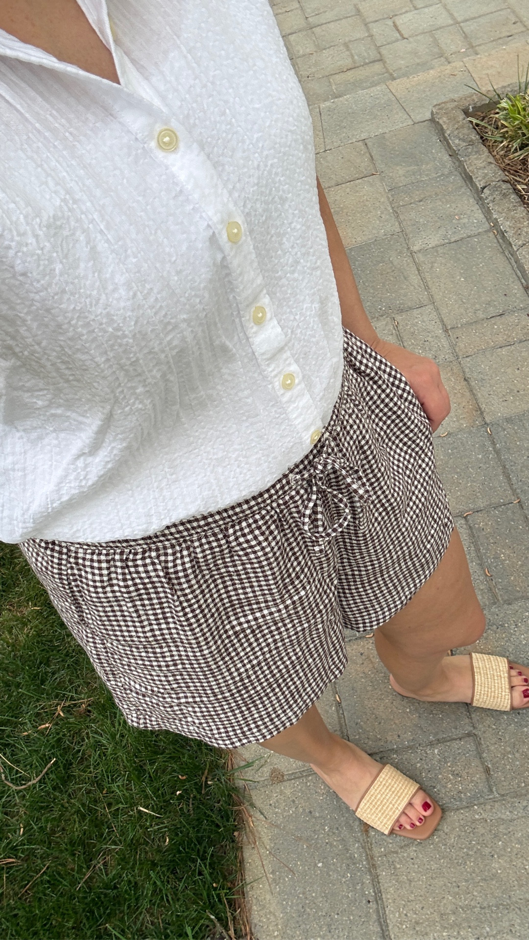 Oh hey Abercrombie! These linen pull-on shorts are comfy, not too short or long, and the best part…the drawstring. Linked in the striped color left and these Target slides.

TTS medium in the shorts and size 8 in the shoes.

#LTKOver40 #LTKmomlife
