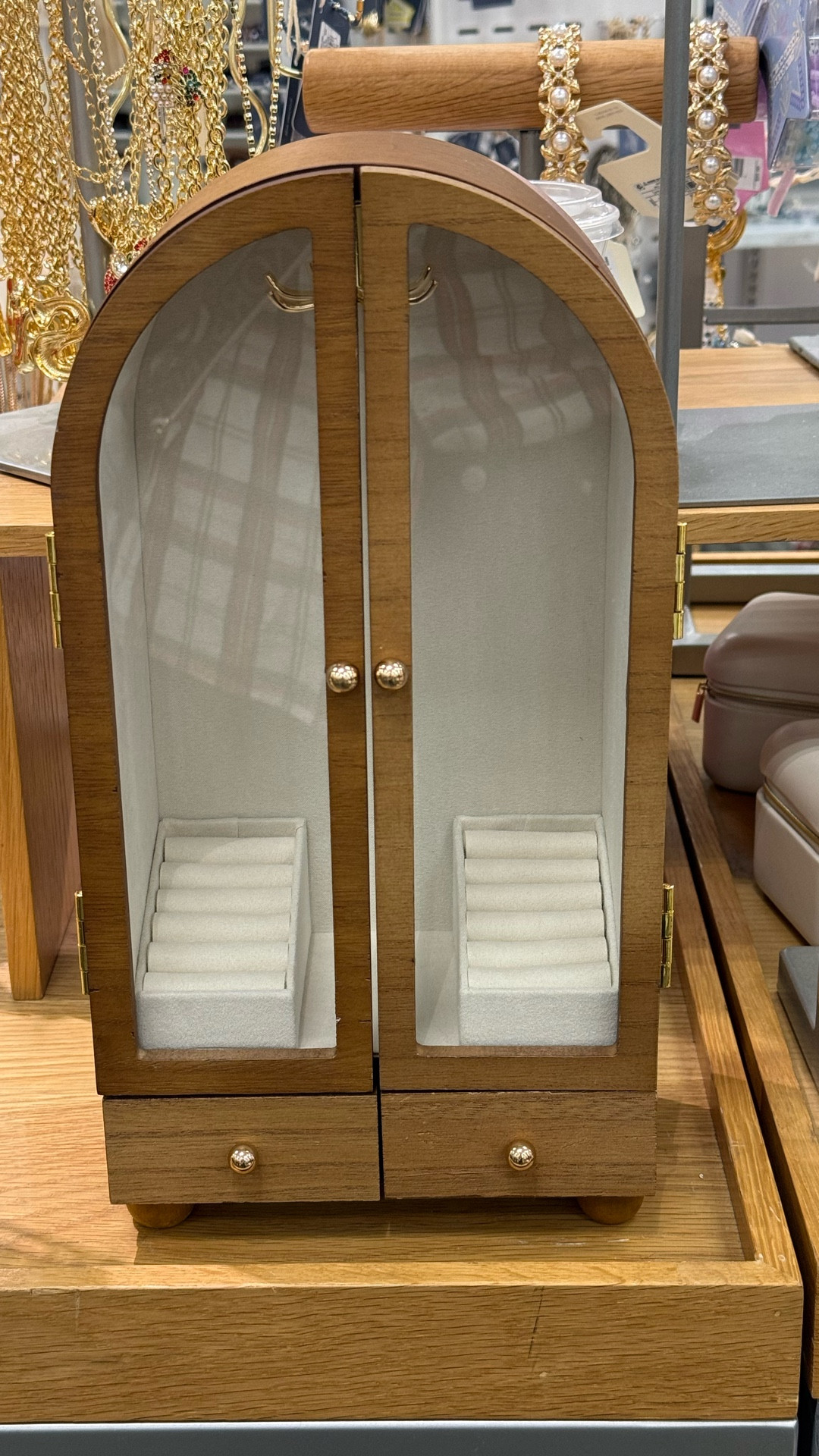  Need a last minute gift?! 

This jewelry box from Target is so cute! It looks like an old school hutch while offering a ton of storage space. It’s currently on sale too! 

Plus it will arrive before Christmas! 

Last minute gift, jewelry storage, 

#LTKFindsUnder50 #LTKHoliday