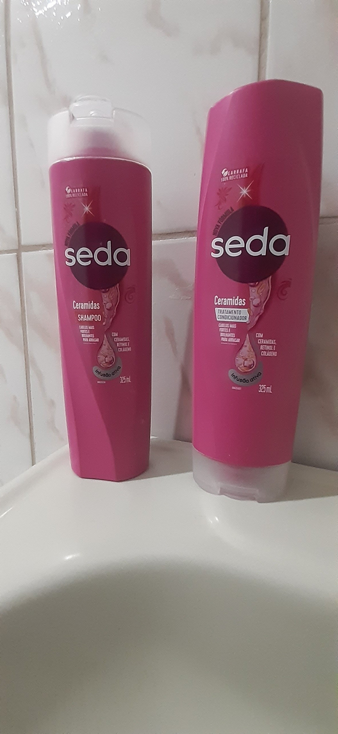 Me surpreende com esse shampoo da Seda.. Seda ceramidas meu novo favorito.  Deixou meu cabelo leve e fácil de pentear. E o cheiro!! Maravilhoso

#LTKbrasil #LTKbeleza