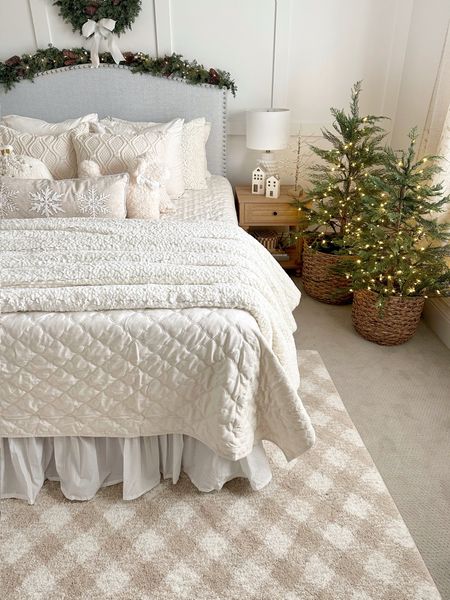 Guest bedroom Christmas decor 
Neutral Bedding 

#LTKHoliday #LTKhome #LTKSeasonal