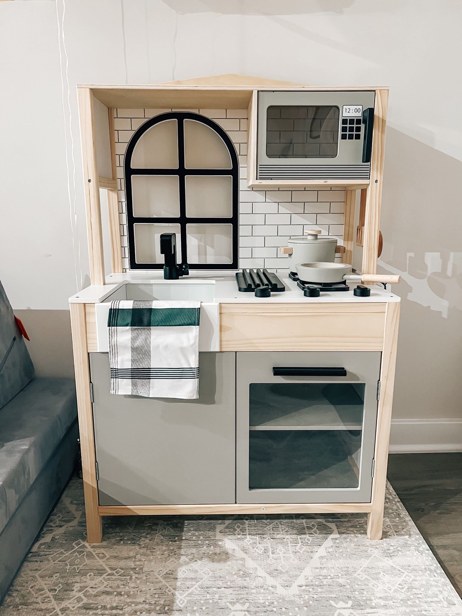 Toddler play kitchen! It’s soooo adorable and would make the perfect Christmas gift 🎁 

toddler toys, gift guide, gifts for toddlers, gifts for kids, gift guide toddler boy, toddler girl gift, Christmas gifts

#LTKKids #LTKHoliday #LTKGiftGuide