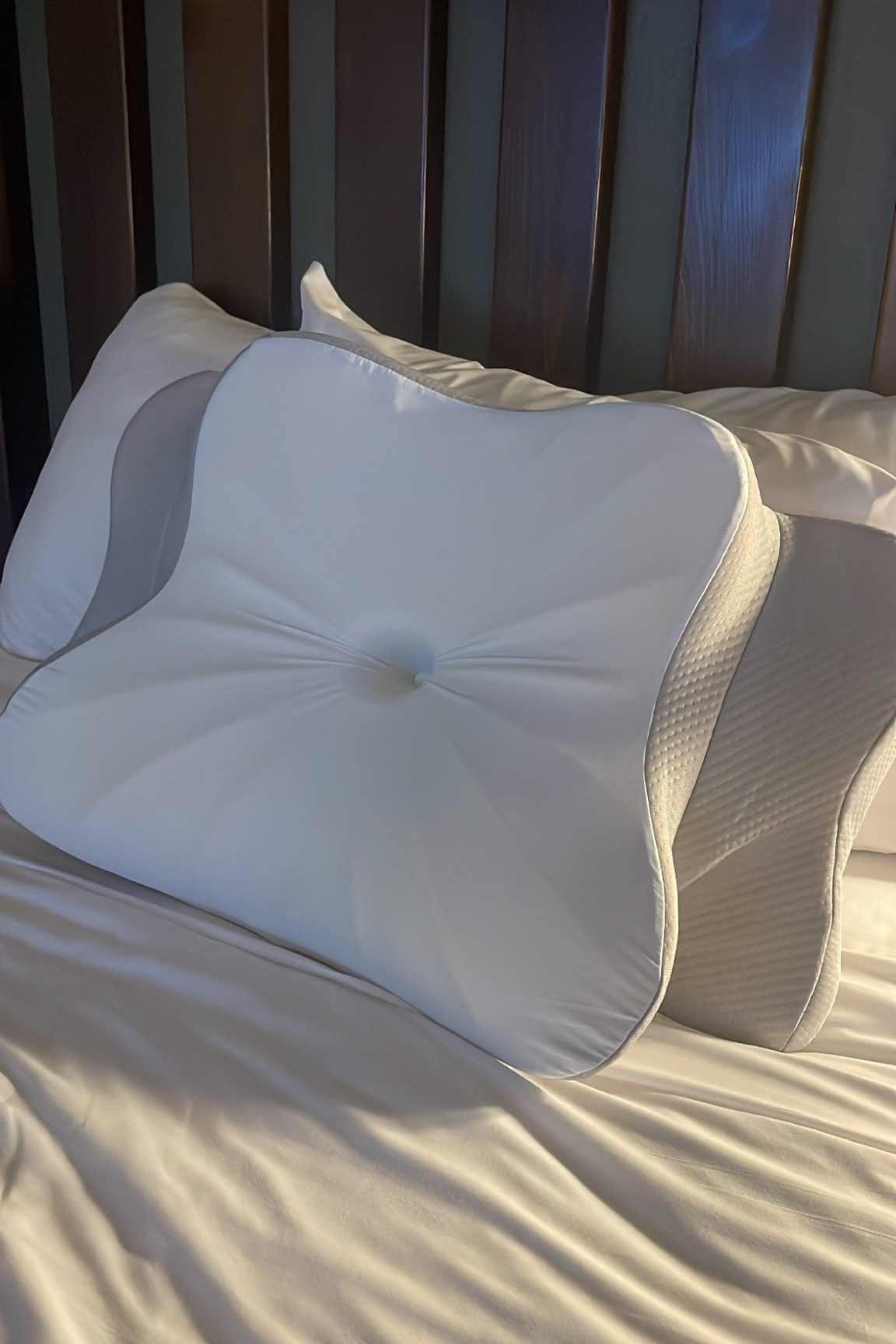 DONAMA Cervical Pillow for Neck Pain Relief,Memory Foam Pillow
