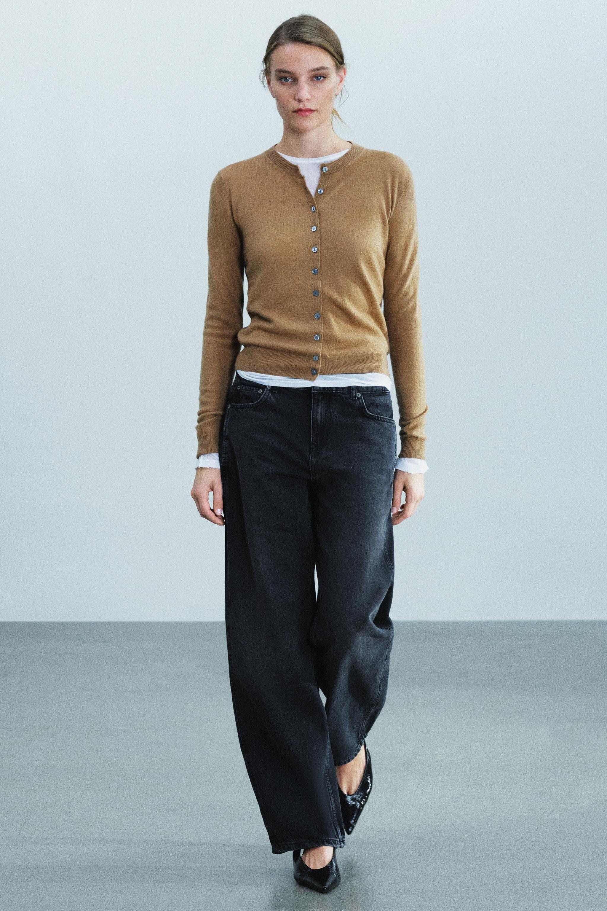 ZW COLLECTION CURVED STRAIGHT LOW-RISE JEANS | Zara UK