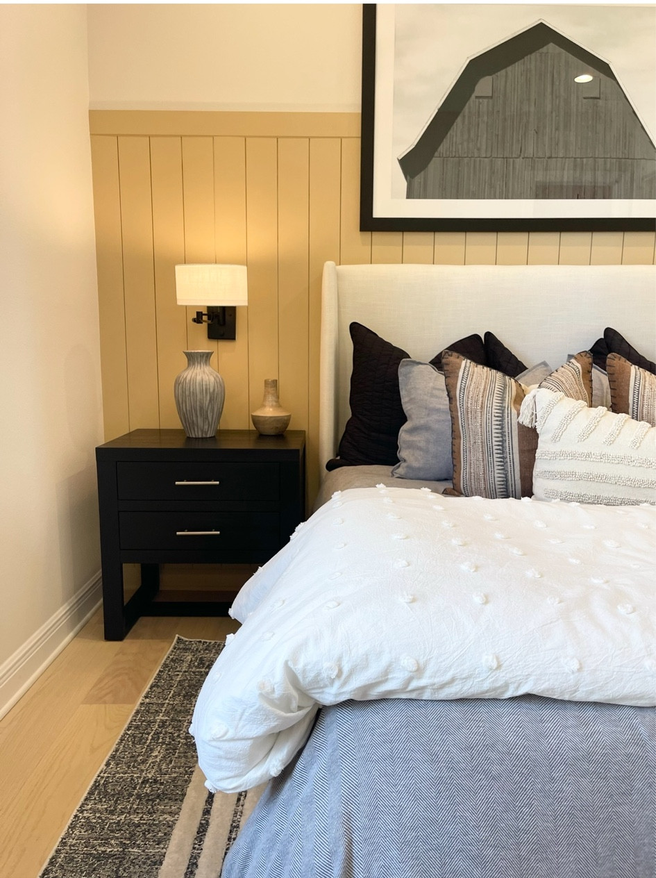 Neutral Modern Farmhouse Bedroom Design 