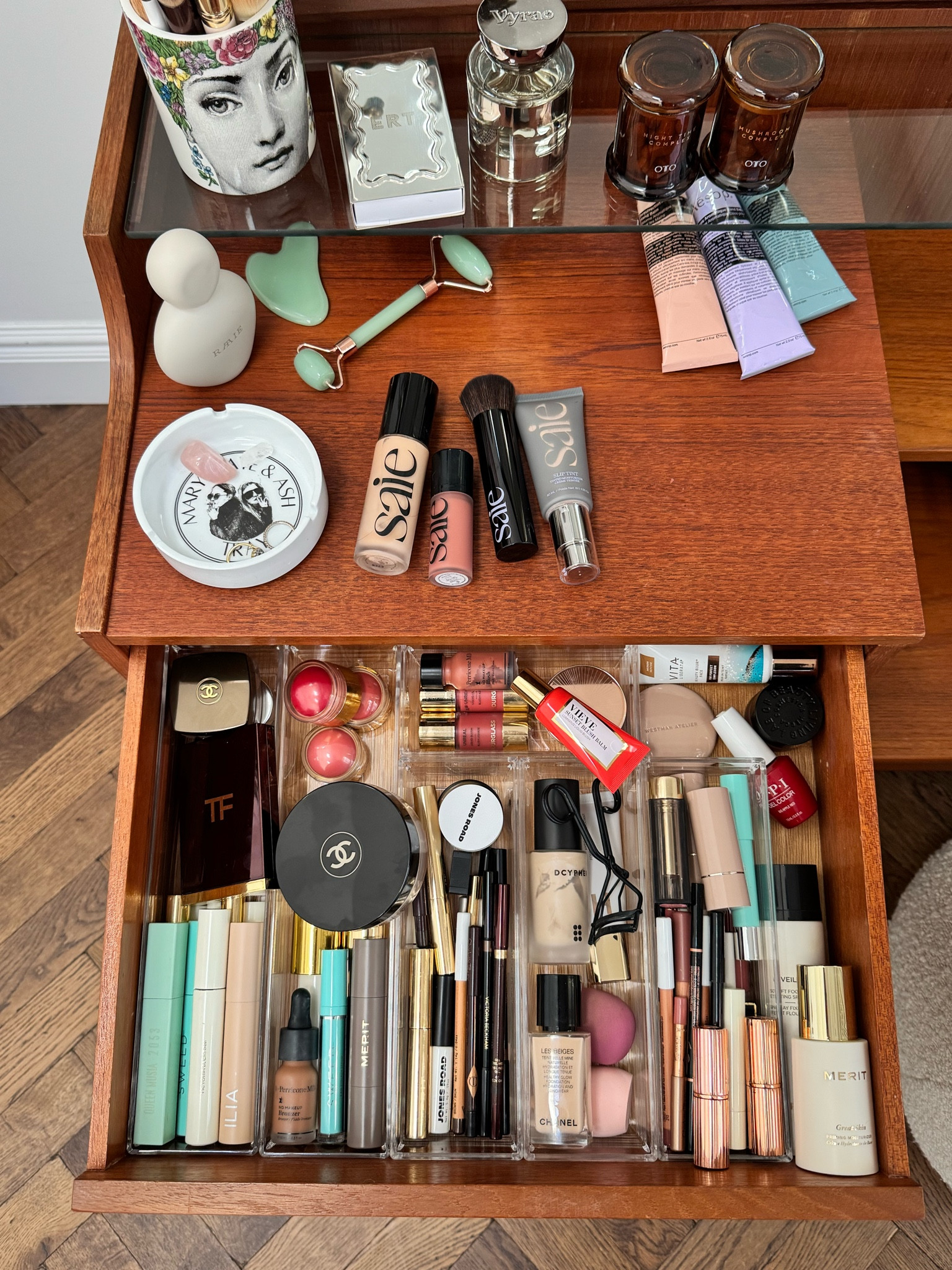 Finally got some makeup organisers for my drawers | makeup | organisers | drawer organisation | saie makeup | merit makeup | Chanel | Ilia | Westman Atelier | VB Beauty 

#LTKhome #LTKeurope #LTKbeauty