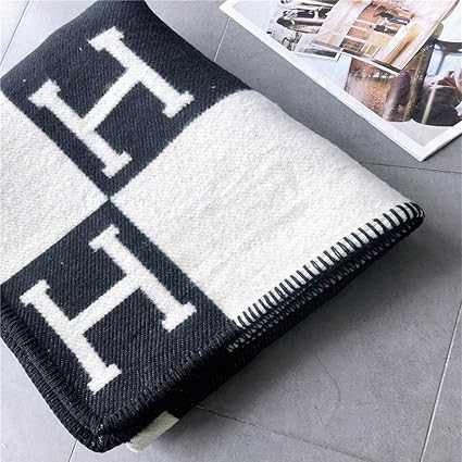 Petpany Blanket Fashion Knitted Large Super Soft Flying Thread Throw Wool & Cashmere Blanket for ... | Amazon (US)