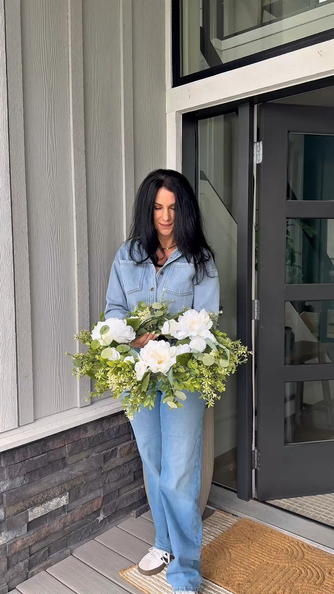 Budget friendly spring wreath. 
This impressed me, it’s so pretty! 