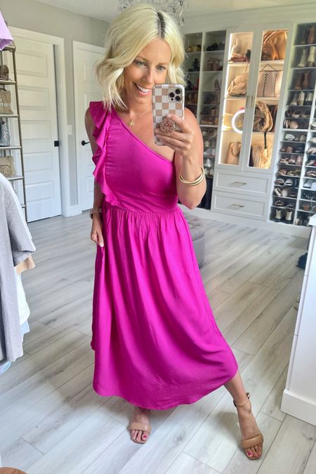 The prettiest dresses from Sofia Vergara!!! This one is on sale for only $19!!! TTS wearing small!

#LTKsalealert #LTKstyletip #LTKunder50